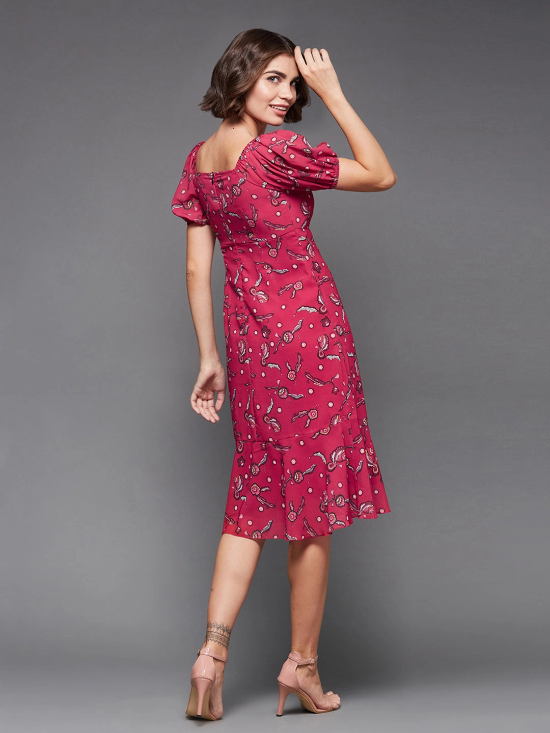 Women's Multicolored-Base-Dark Pink Sweetheart Half Sleeve Floral Fit & Flare Midi Dress Perfectly Crafted Soft Weave