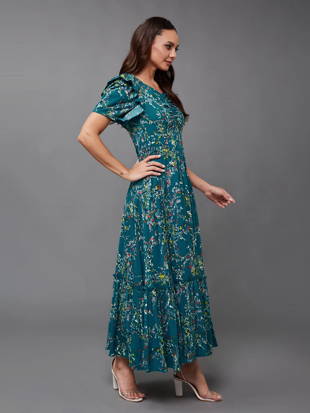Effortless Pair Women's Multicolored-Base-Turquoise Sweet-Heart Neck Half Sleeve Floral Ruching Crepe Midi Dress
