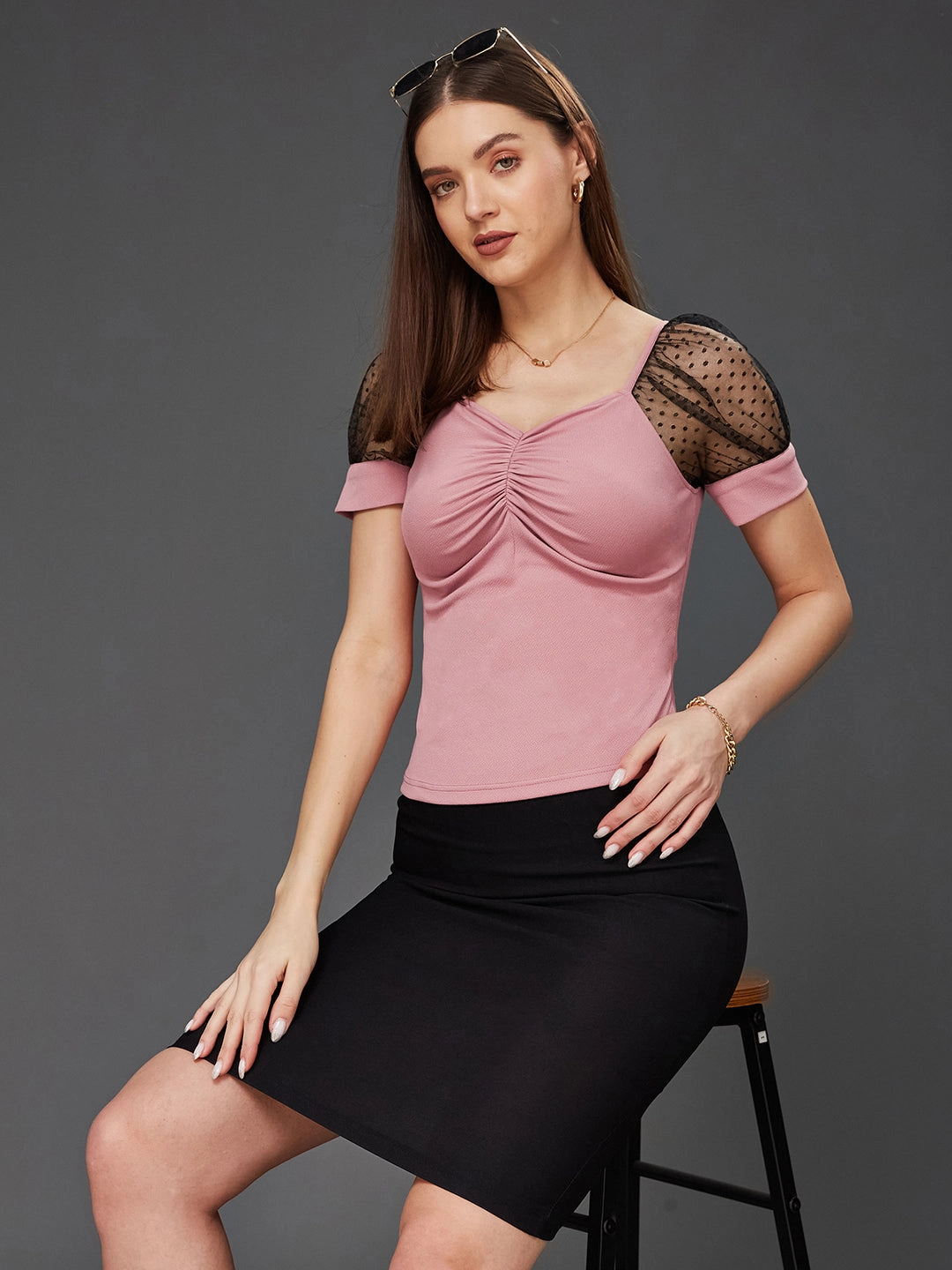 Crease Ease Women's Dusty Pink & Black Solid V-Neck Short Sleeve Relaxed Fit Regular Top QuickDry Performance