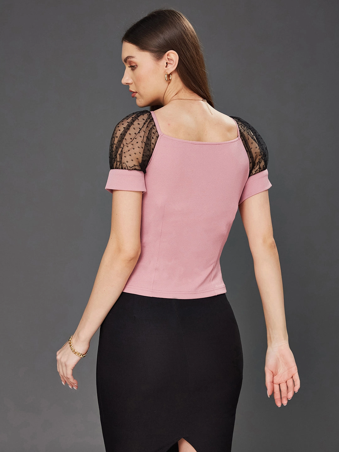 Professional Cut Crease Ease Women's Dusty Pink & Black Solid V-Neck Short Sleeve Relaxed Fit Regular Top