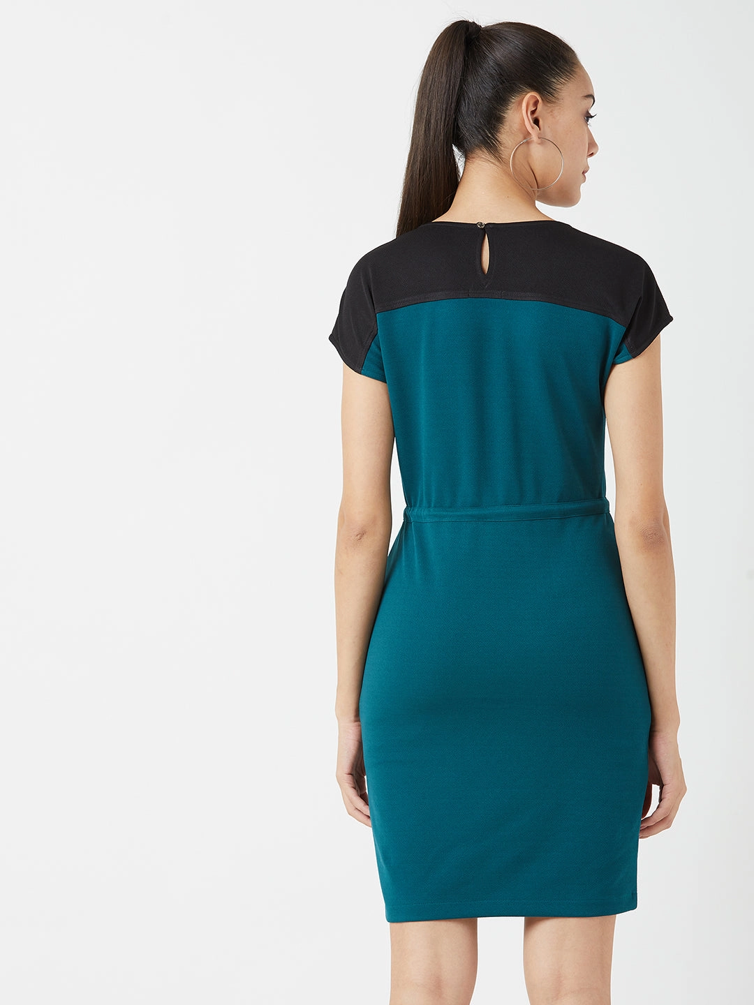 Crease Ease Women's Green and Black Round Neck Continuous Sleeve Solid Paneled Knee-Long Dress All Day Sophisticated Fit