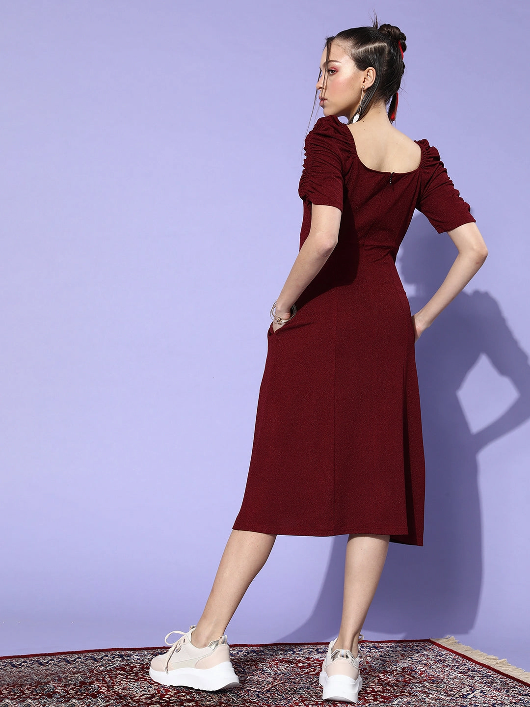 Fall Inspired Crease Ease Women's Maroon Sweetheart Gathered Solid Ruching Midi Dress