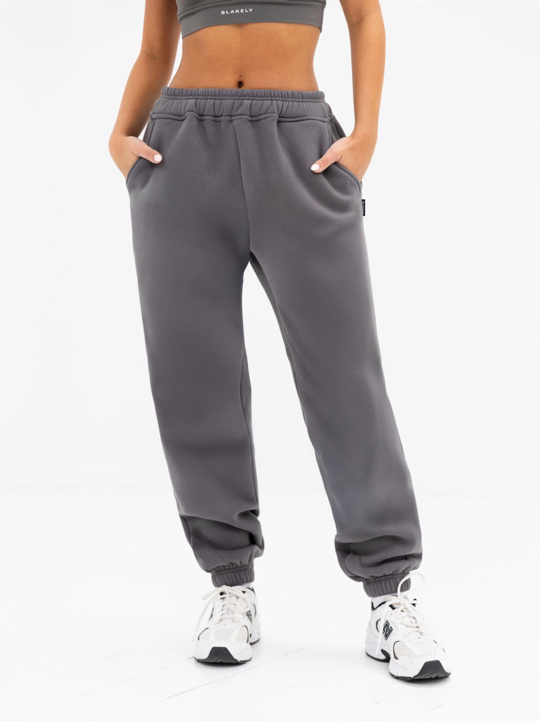Sport Wear Fit Isabel Sweatpants - Charcoal