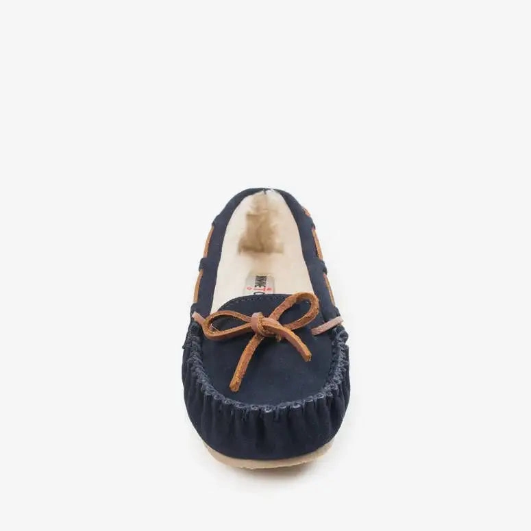 Low key style Slip Resistant Minnetonka Cally (Women's) - Navy
