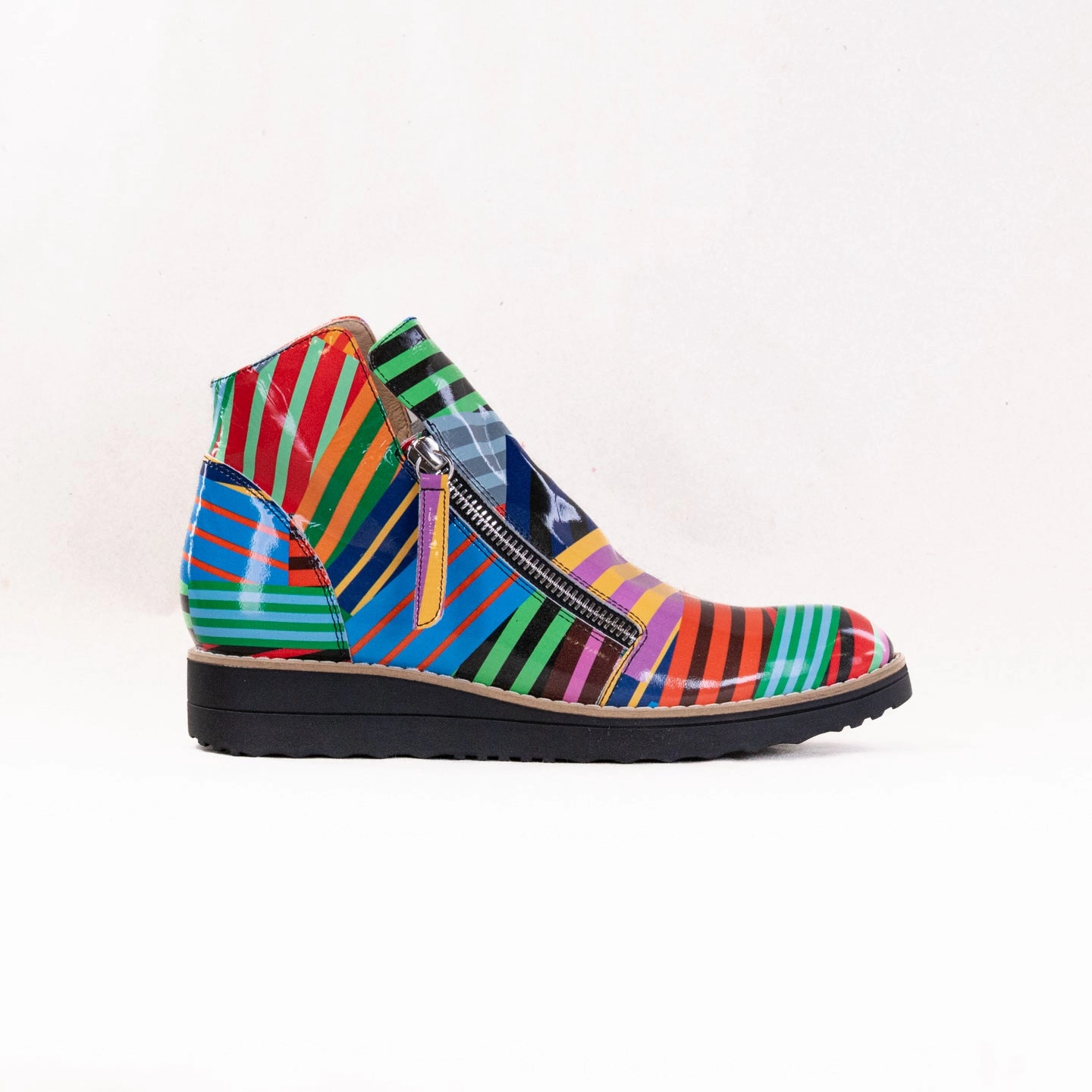 Django & Juliette Ohmy (Women's) - Black Stripe Multi Patent Frost Season