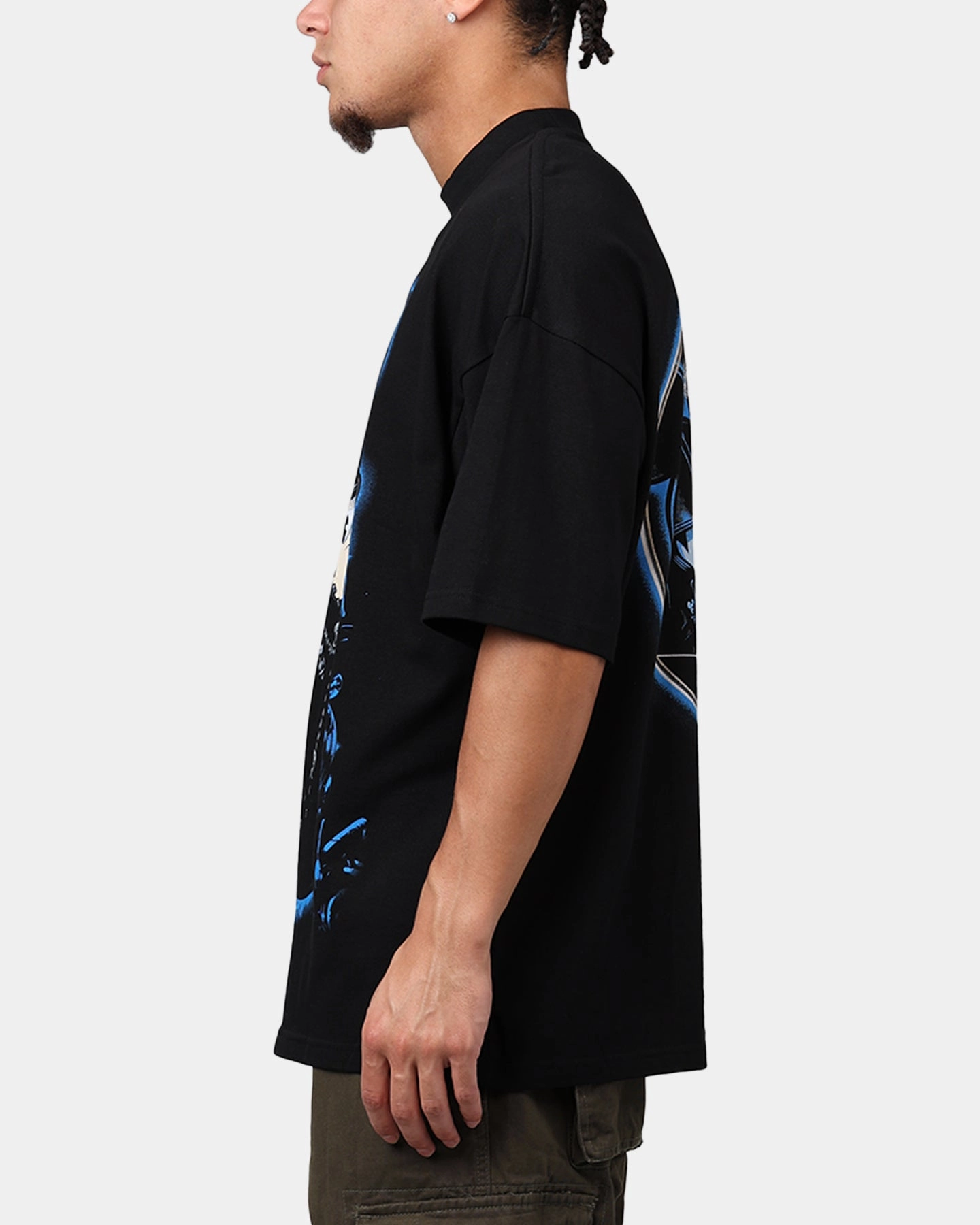 Sporty T-shirt Durable Fiber Blend Loiter Disney Kingdom Hearts King Mickey Mockneck T-Shirt Black