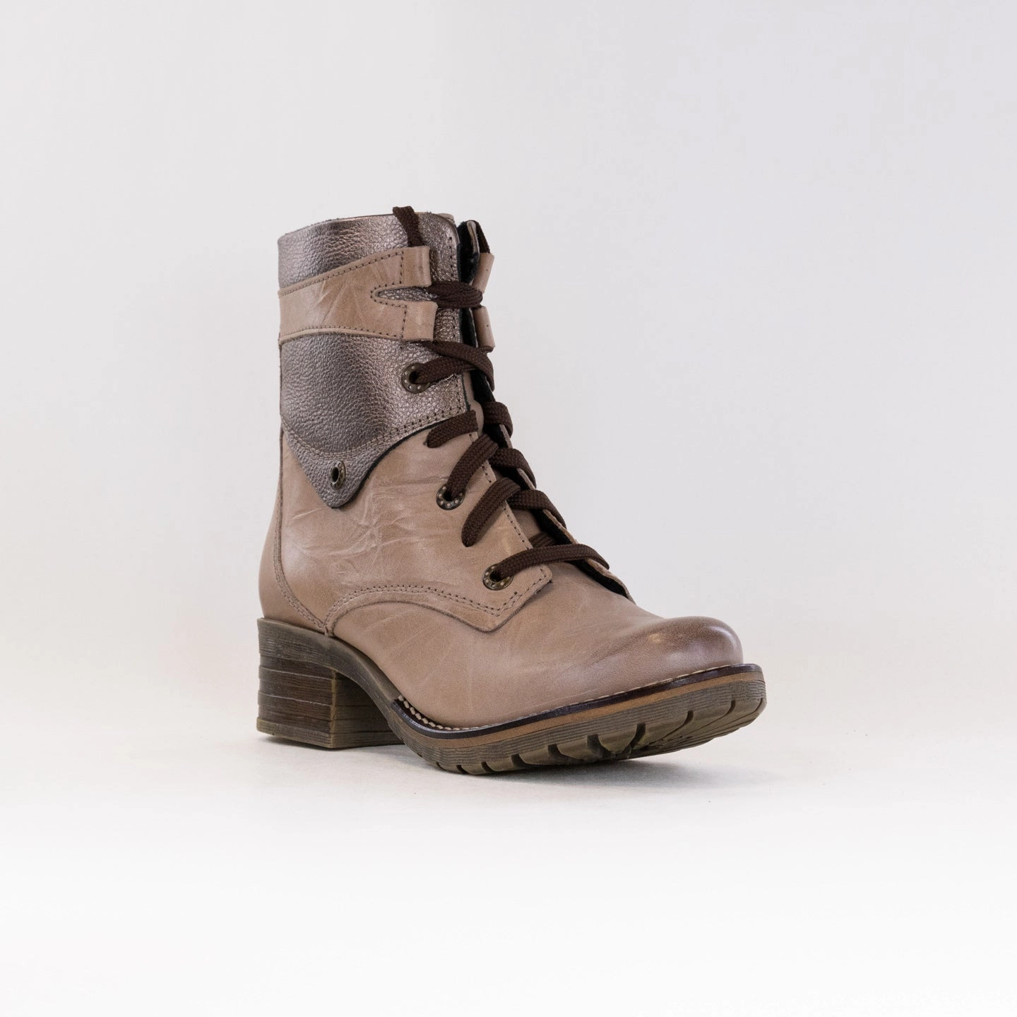 Dromedaris Kara Metallic (Women's) - Taupe Metallic Quality Wear Leather Material