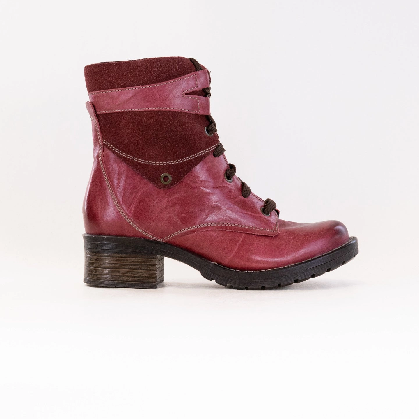Eco Material Cold Weather Commuter Quiet Sole Dromedaris Kara Suede Wide (Women's) - Red