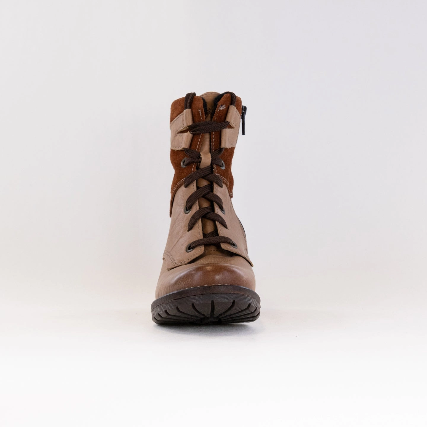 Protective Finish Snowy Path Dromedaris Kara Suede (Women's) - Saddle