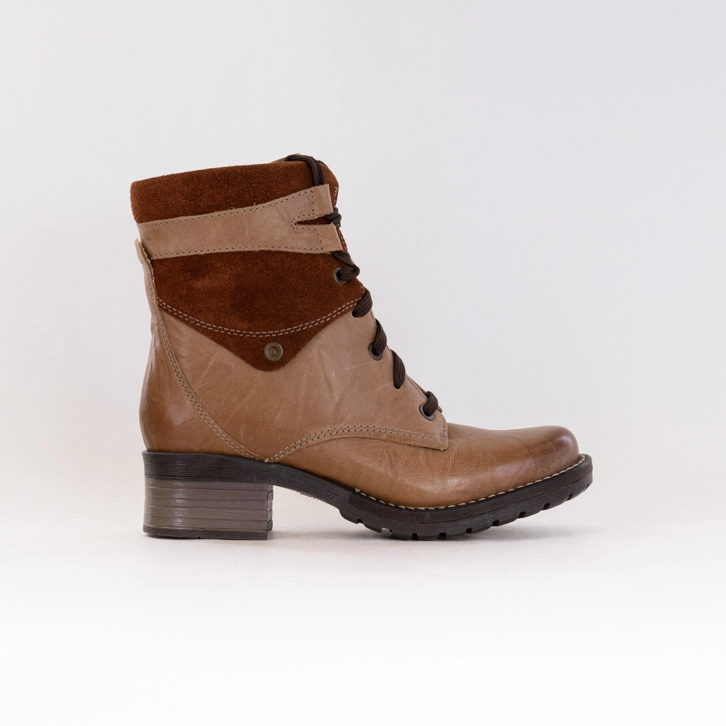 Dromedaris Kara Suede (Women's) - Saddle Tough Fit