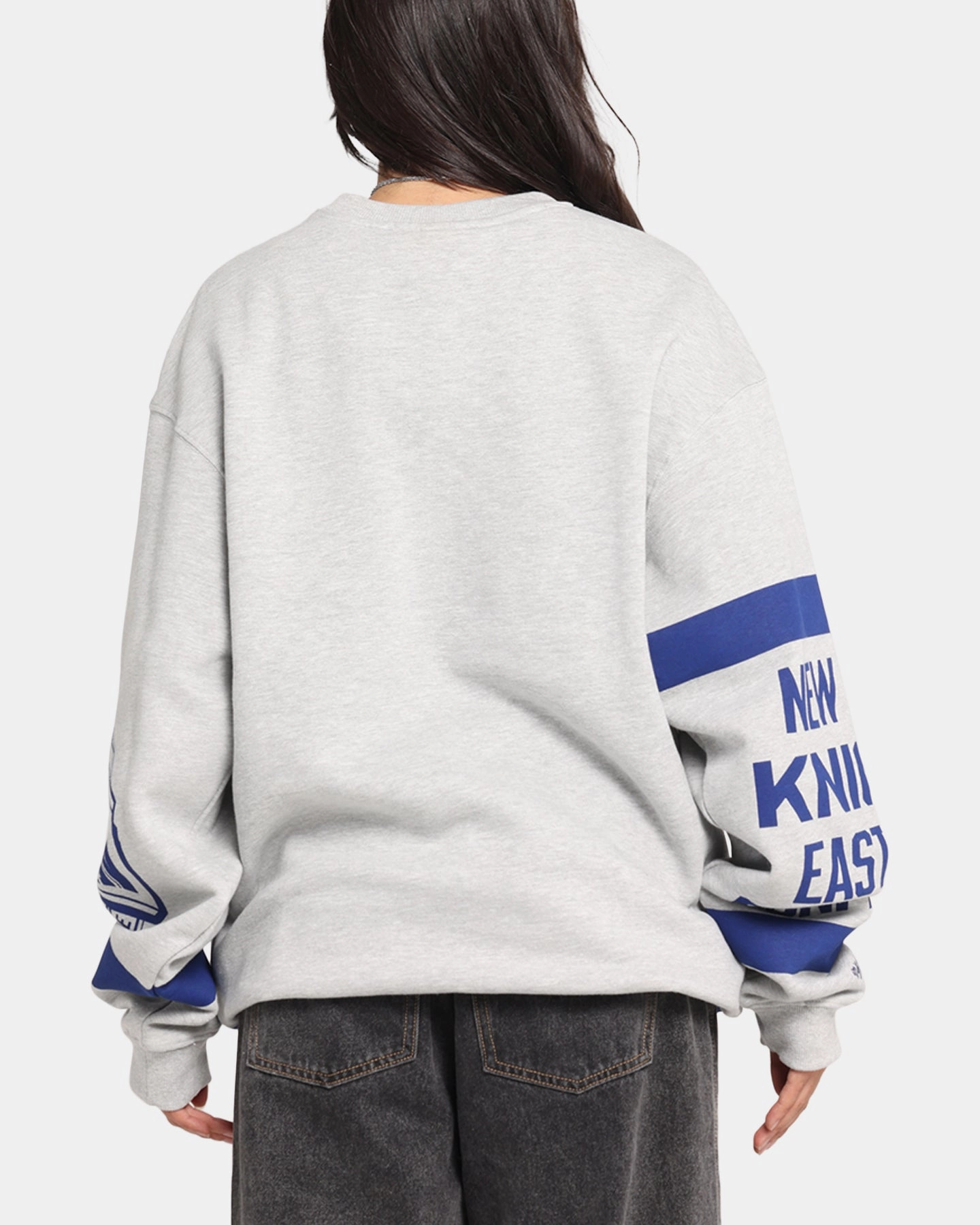 Anti Pilling Finish Mitchell & Ness New York Knicks Letterform Crewneck Grey Marle/Official Team Color