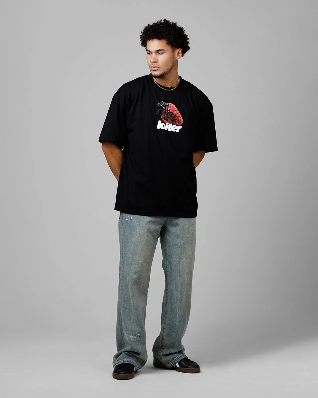 ThermalLining Loiter Strawberry Drop T-Shirt Black