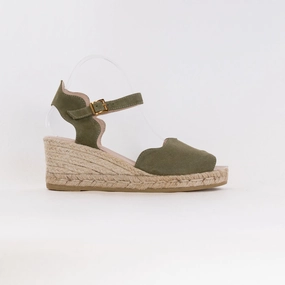 Travel Ready Eric Michael Roundy (Women's) - Khaki Suede