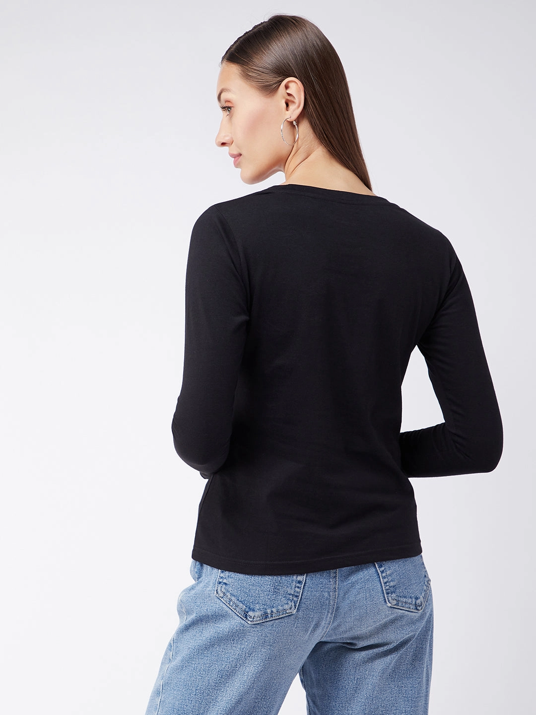 Reinforced Hemline Women's Black Round Neck Full Sleeves Solid Basic Top