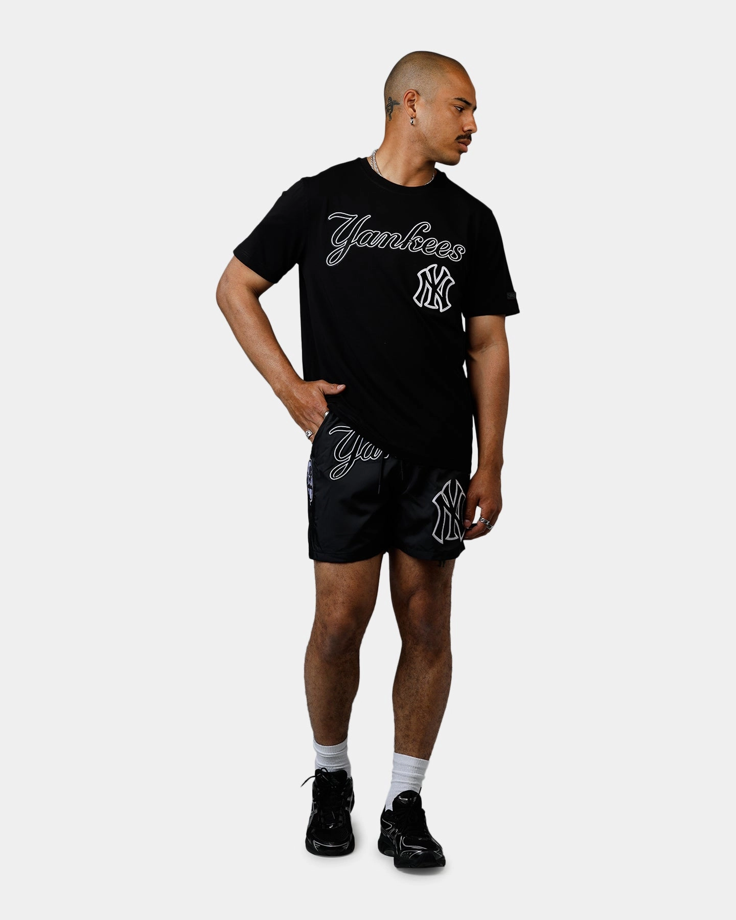 NonRestrictive Fit EasyCareMaterial Pro Standard New York Yankees Chenille T-Shirt Black