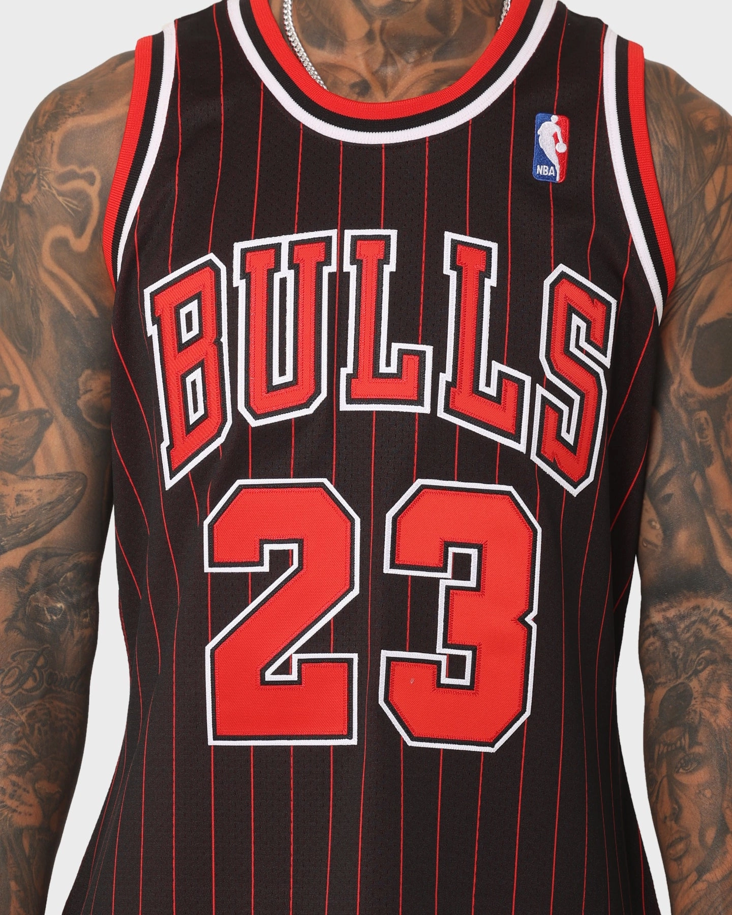 Mitchell & Ness Chicago Bulls Michael Jordan '95-'96 #23 Authentic Jersey Black Butter Soft Handfeel FlexibleRibbedTrims