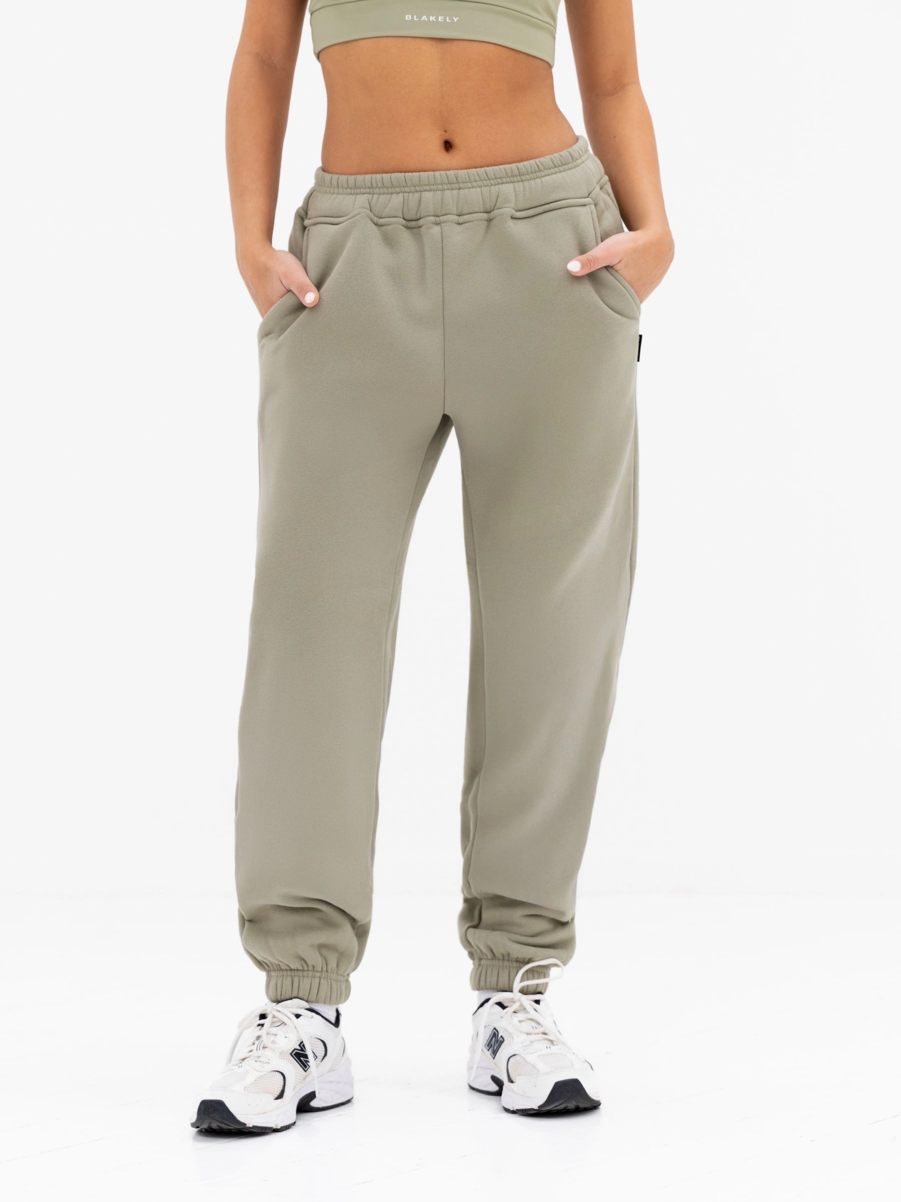 Twill Weave Texture Ultra Soft Texture Isabel Sweatpants - Olive