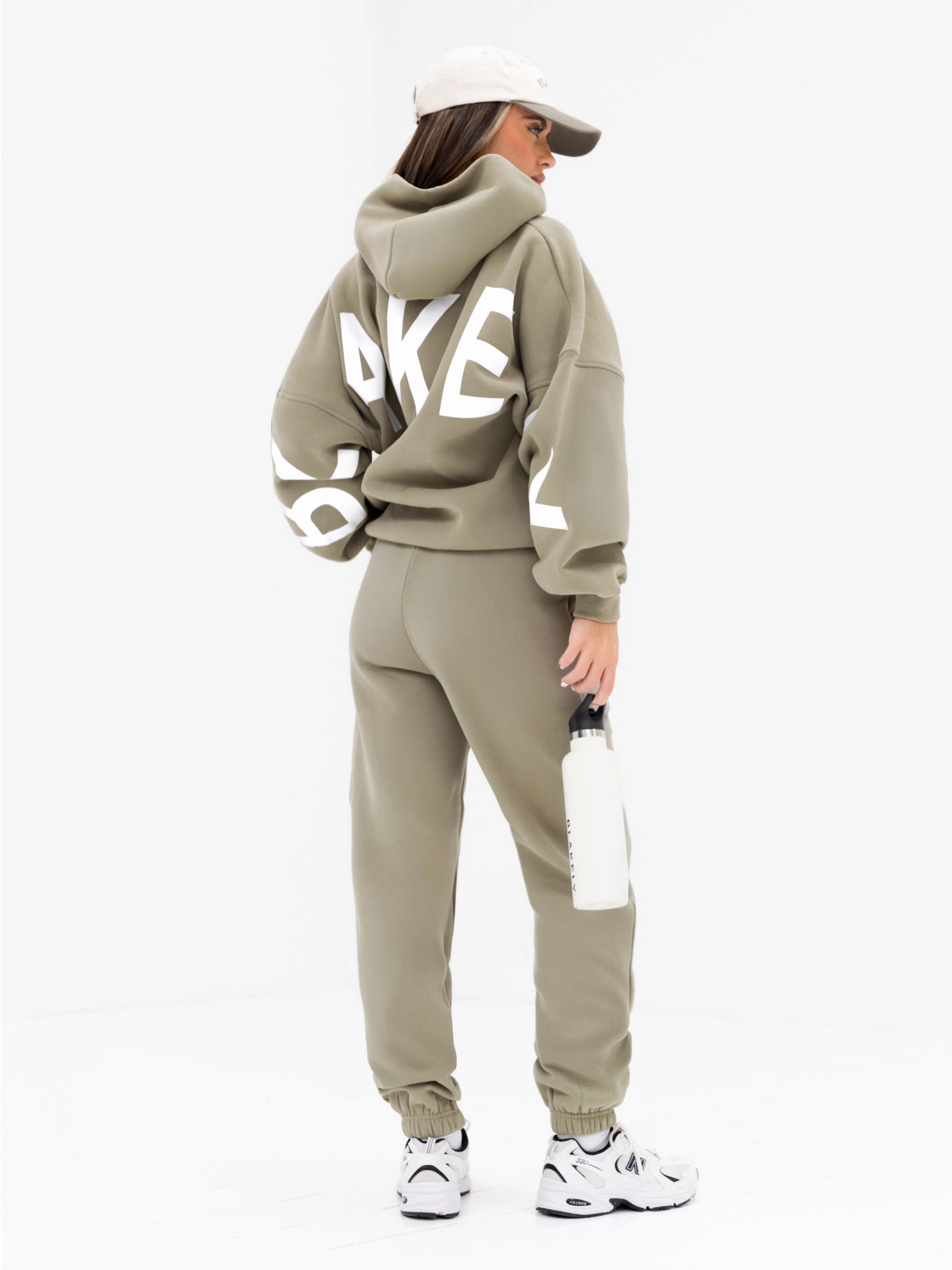 Sleek Cut Slim Shape Isabel Sweatpants - Olive