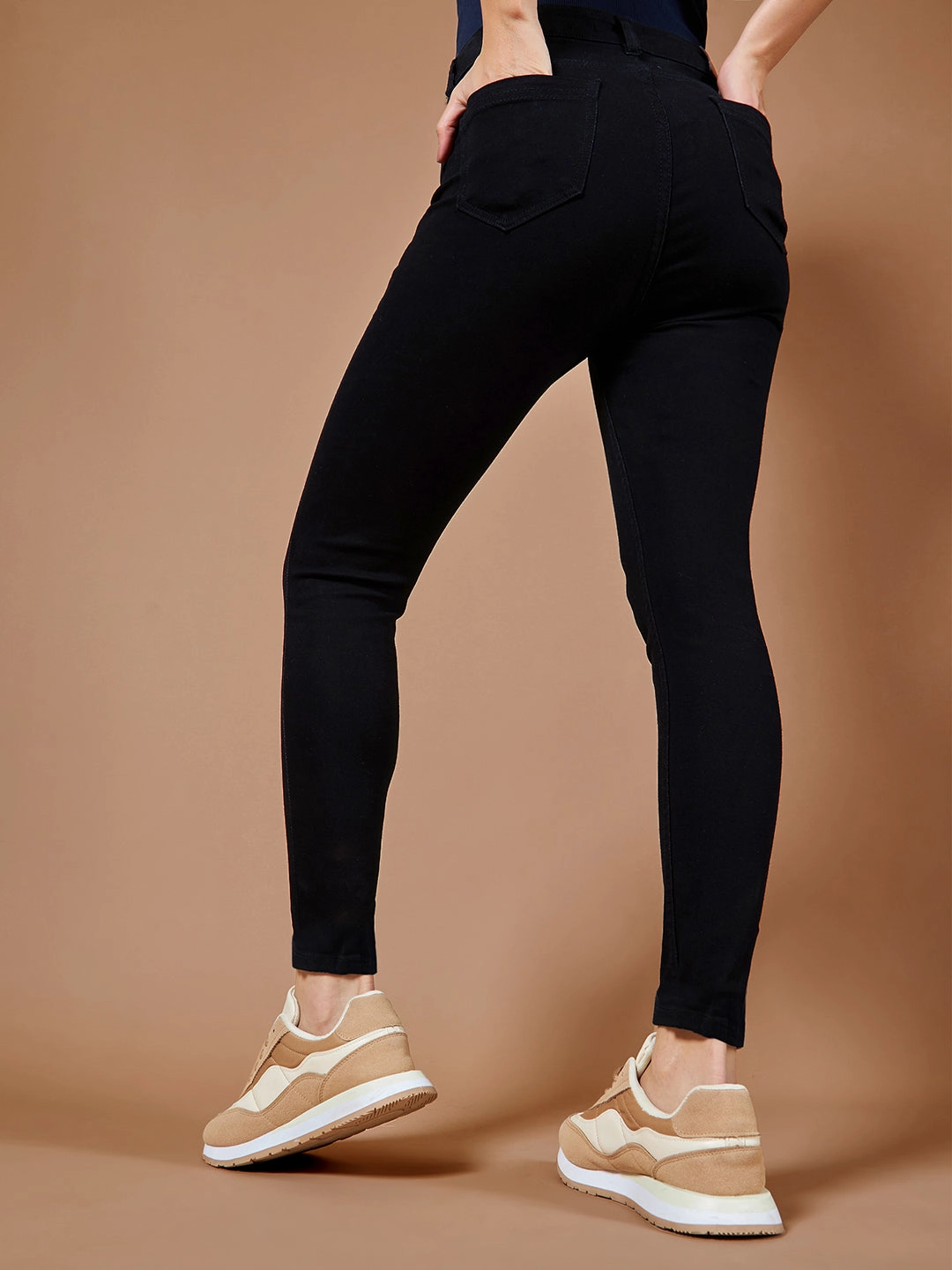 Relaxed Style Smart Casual Minimalist Style 24/7 Comfort Black Skinny-Fit High-Rise Stretchable Denim Jeans