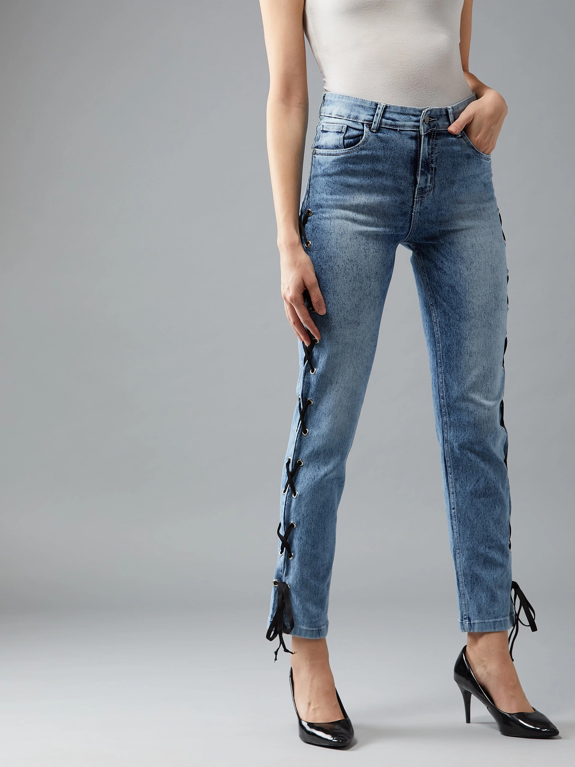 Luxury Student Outfit Everyday Fashion Lover Women's Light Blue Slim-Fit High-Rise Twill tape and Eyelet detailing Stretchable Denim Jeans