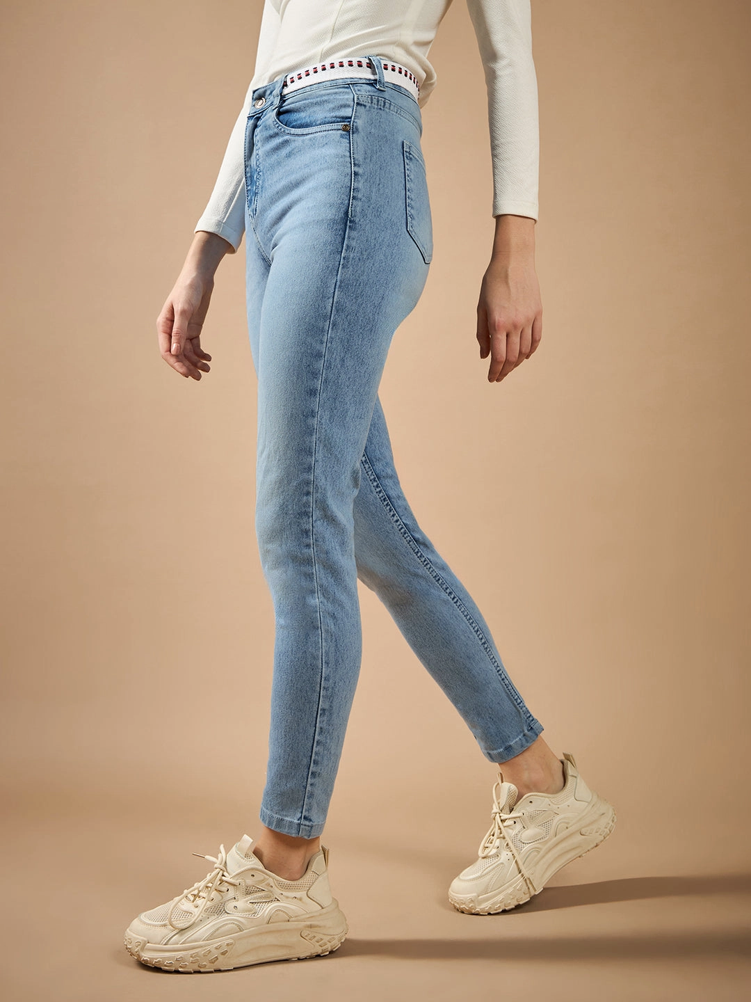 Women's Light Blue Slim Fit High-Rise Regular-Length Light Wash Twill Tape Detailing Denim Stretchable Jeans Everyday Piece