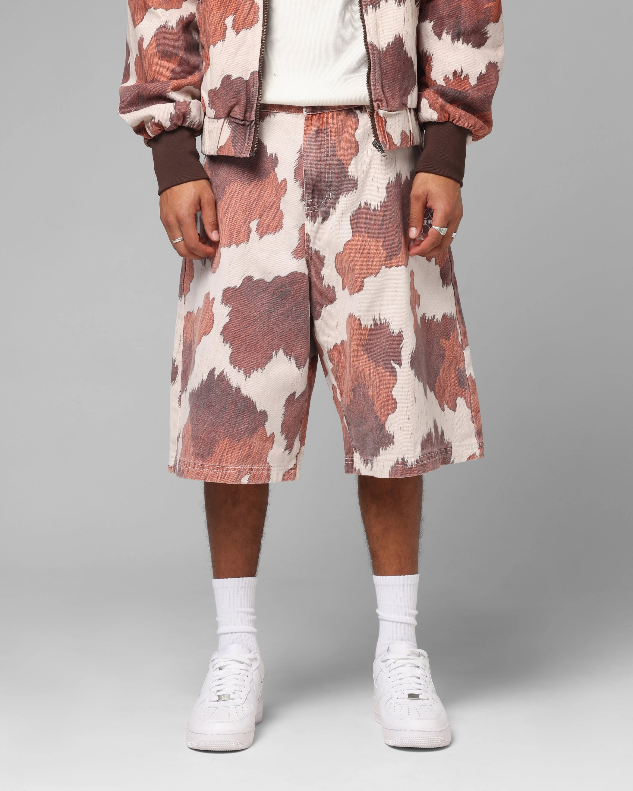 Loiter Hide Jorts Cowhide AntiStaticLining