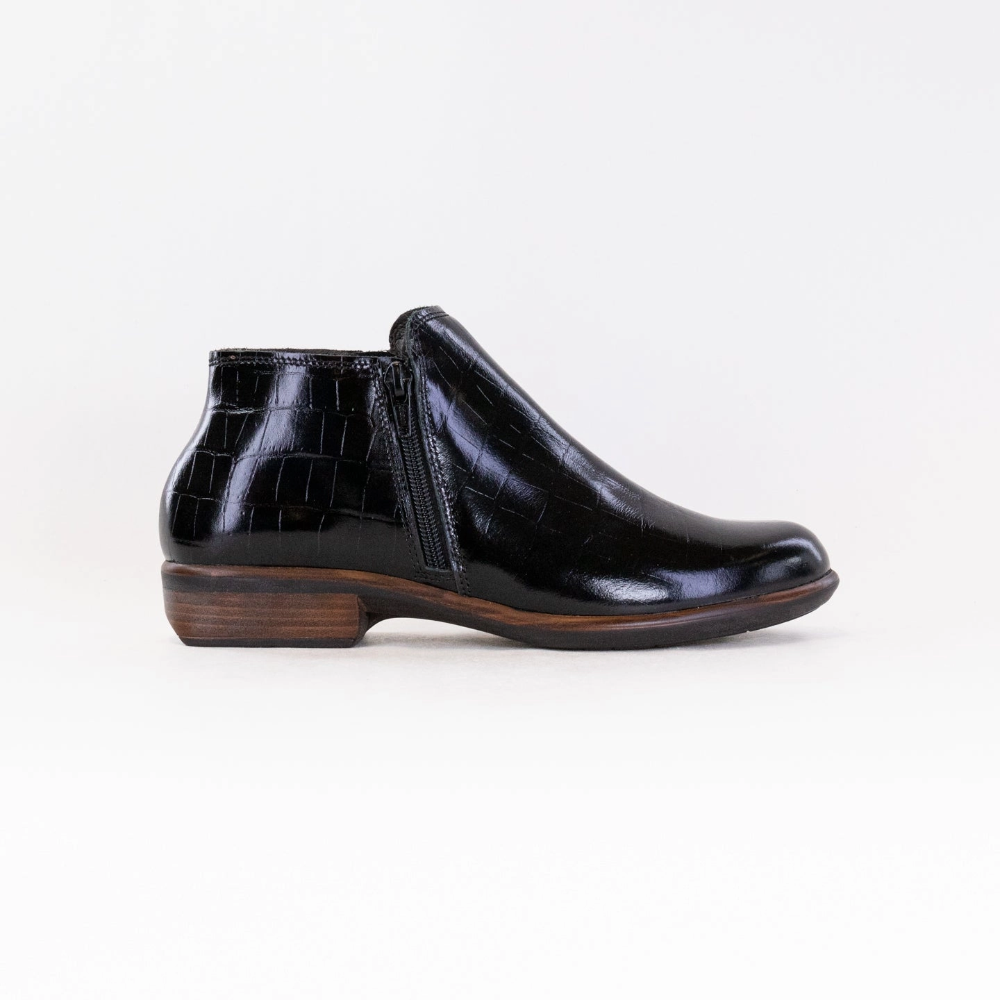 NAOT Helm (Women's) - Black Croc Leather Durable Tread Pattern