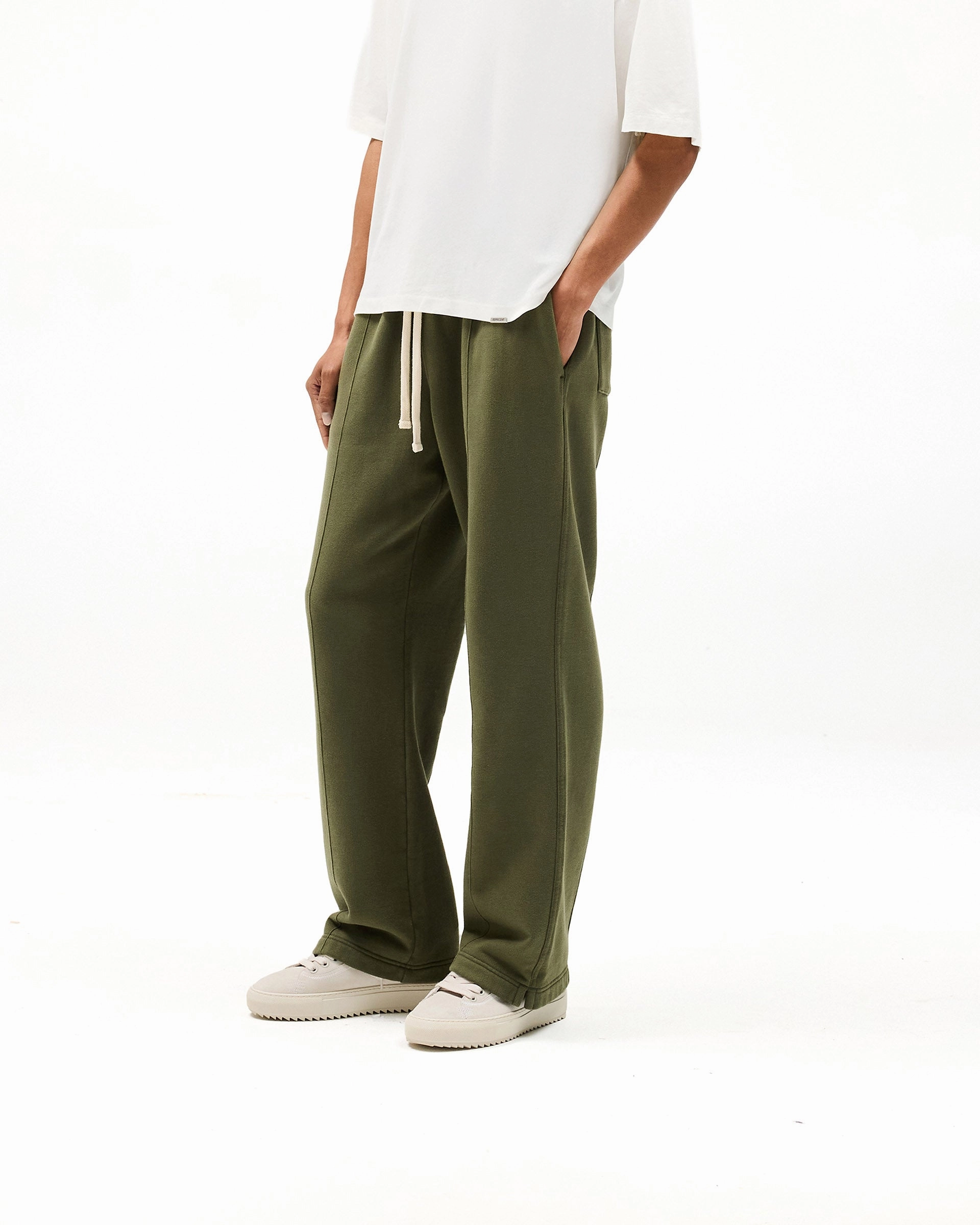 Initial Sweatpants - Army Green Long Use Soft Lines