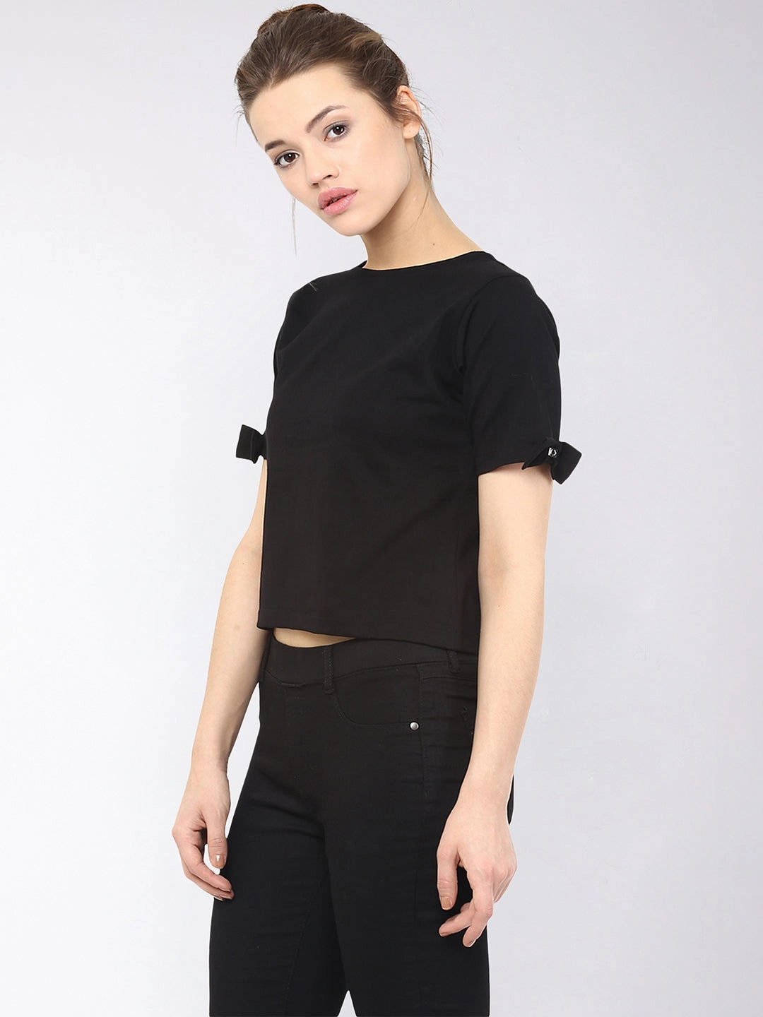 StaticResistantFabric Women's Black Round Neck Half Sleeves Solid Basic Crop Top
