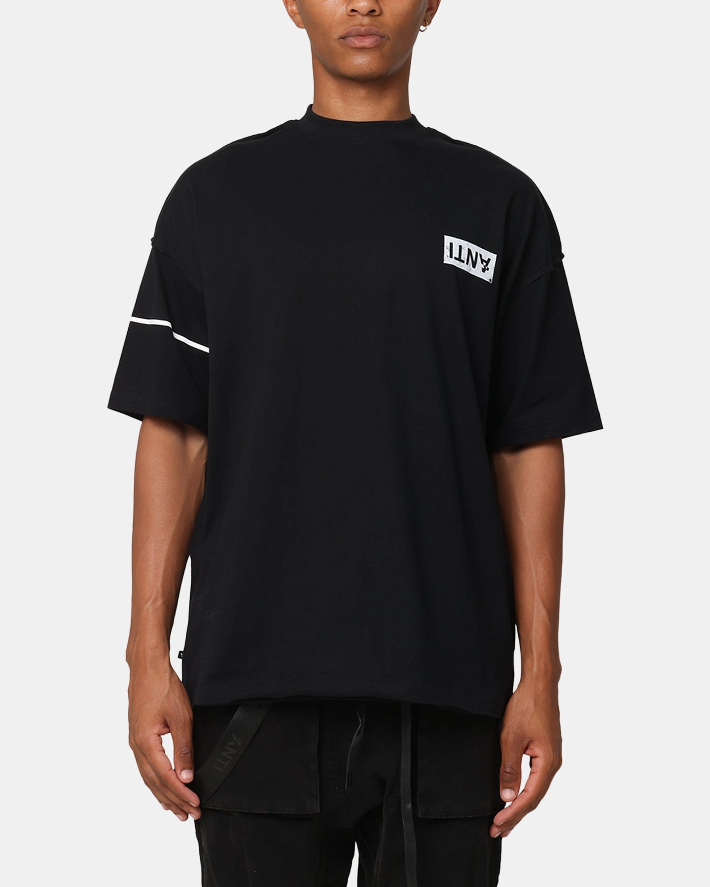 AntiMicrobialLining The Anti Order Azero Non Seam Oversized T-Shirt Black/White