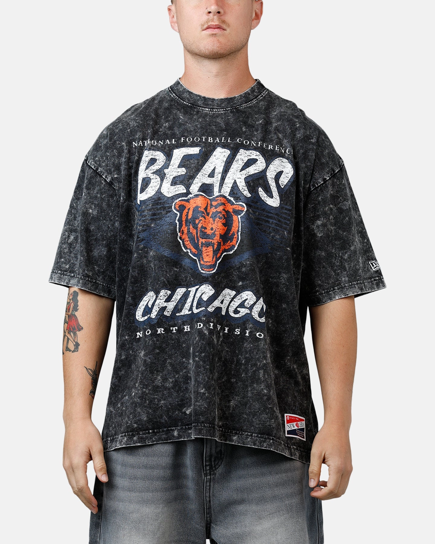 MoistureWicking New Era Chicago Bears Boxy Essentials T-Shirt Washed Black