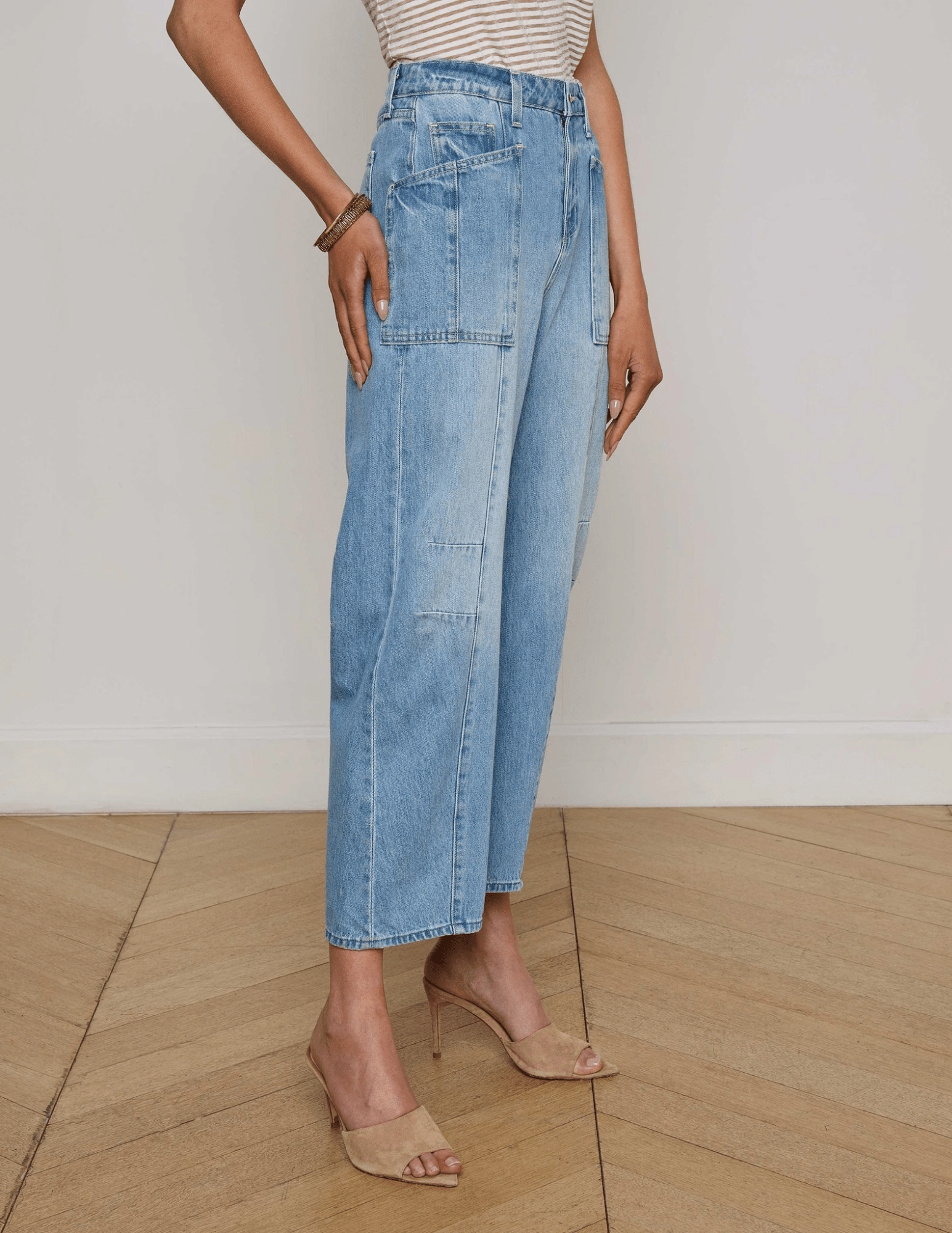 Travel Outfit Evening Stroll Minimalist L??AGENCE Cody High Rise Barrel Jeans in Cristo