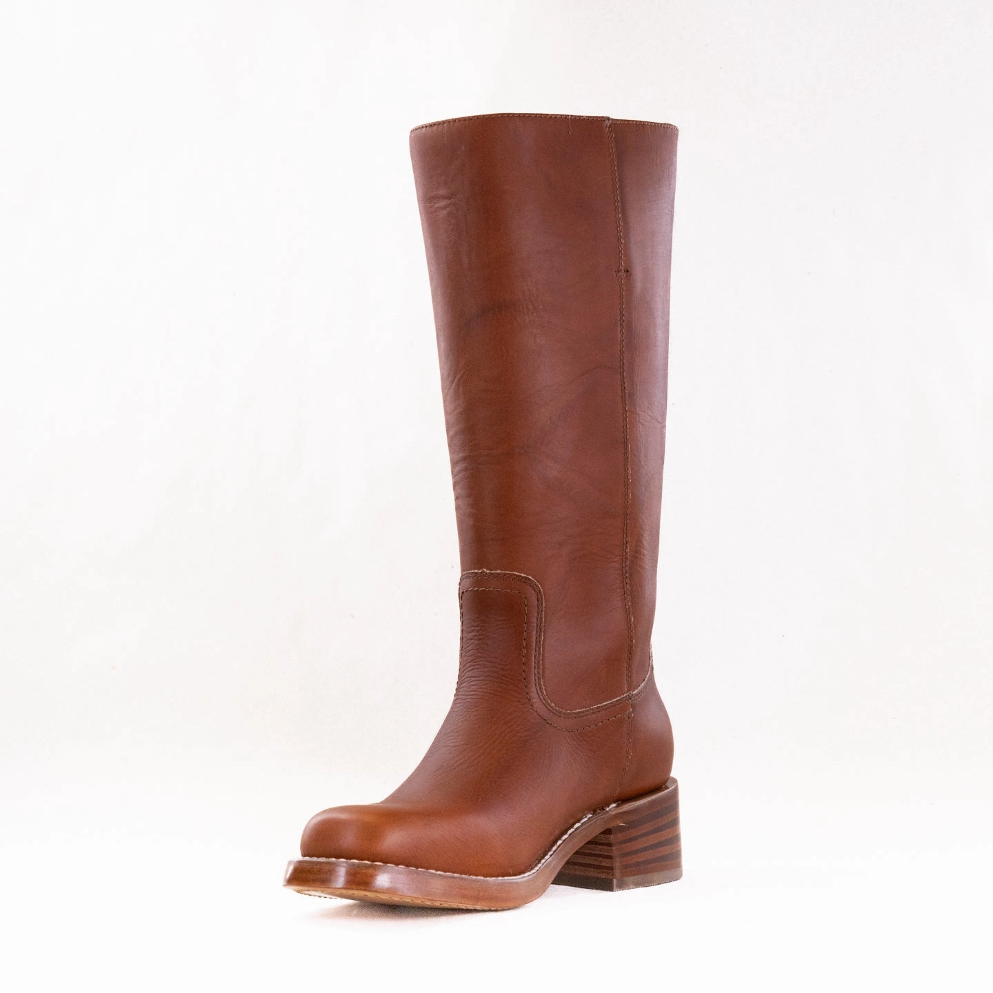 Low Profile Windy Weather FRYE Campus 14L (Women's) - Saddle