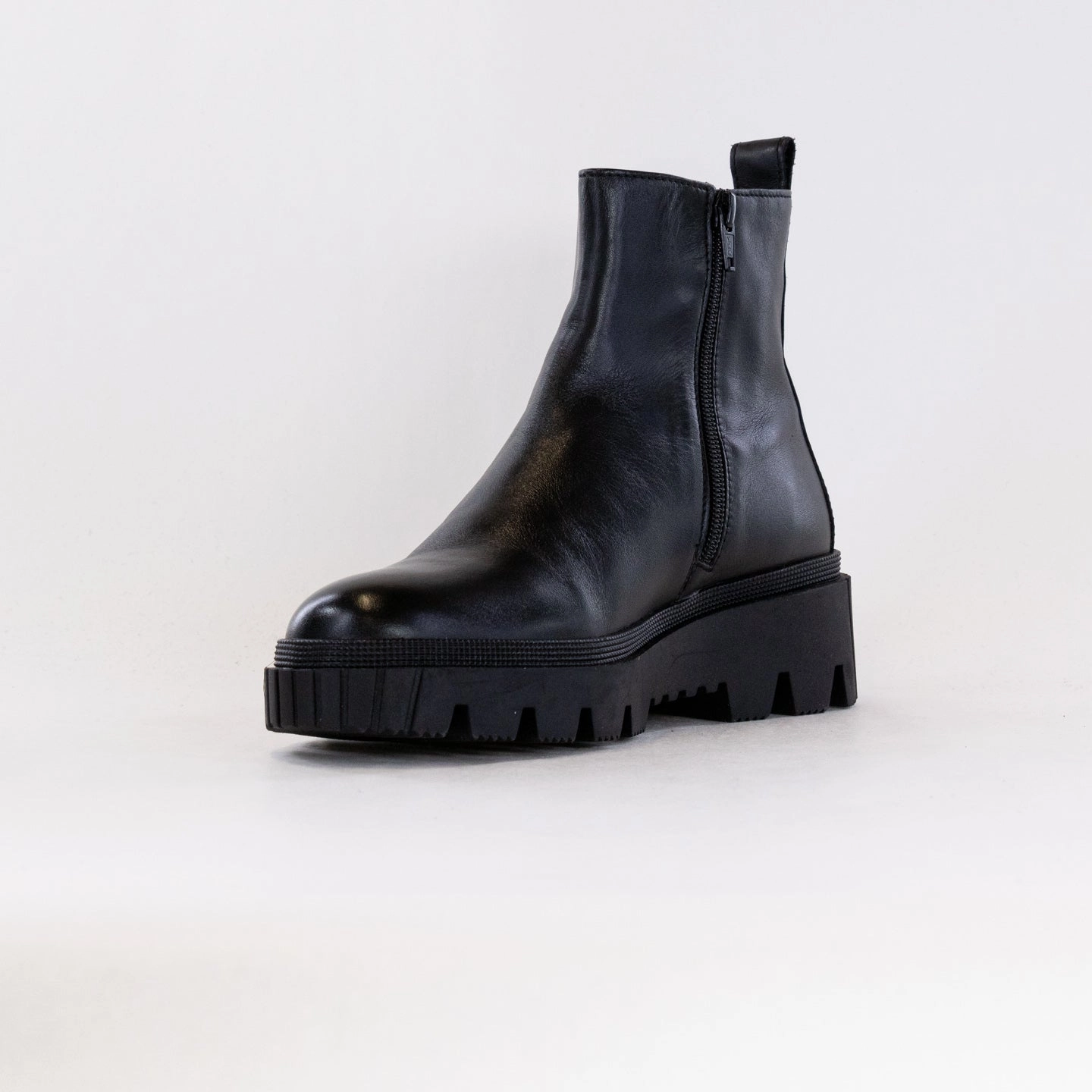 Gabor 31.820.27 (Women's) - Black All Weather Functional Minimalist Support Foot