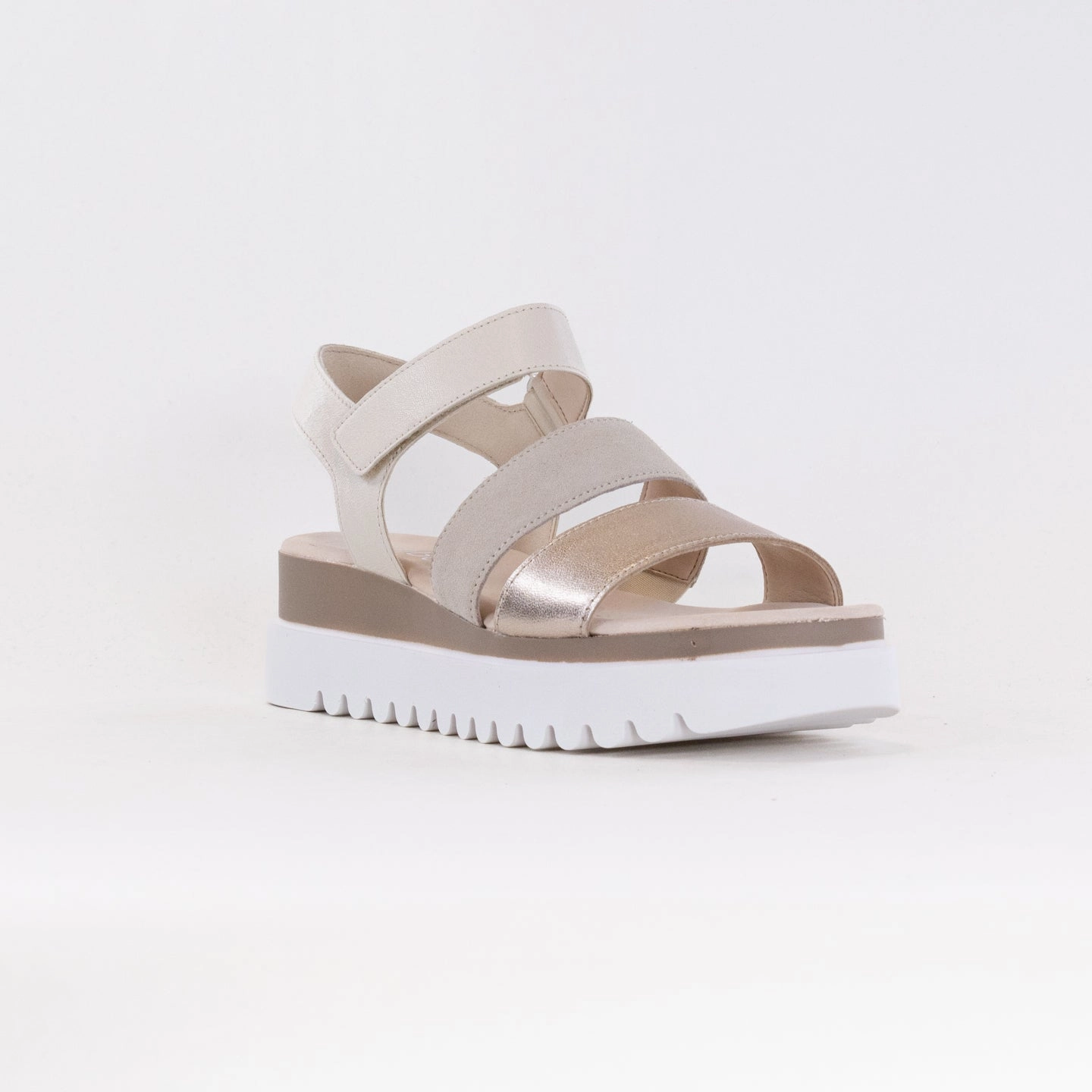 Pool Day Gabor 44.620.62 Three Strap Sandal (Women's) - Desert