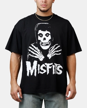 Global Merchandising Misfits Crossed Hands T-Shirt Black Non Chafing Side Seams BoxySilhouette