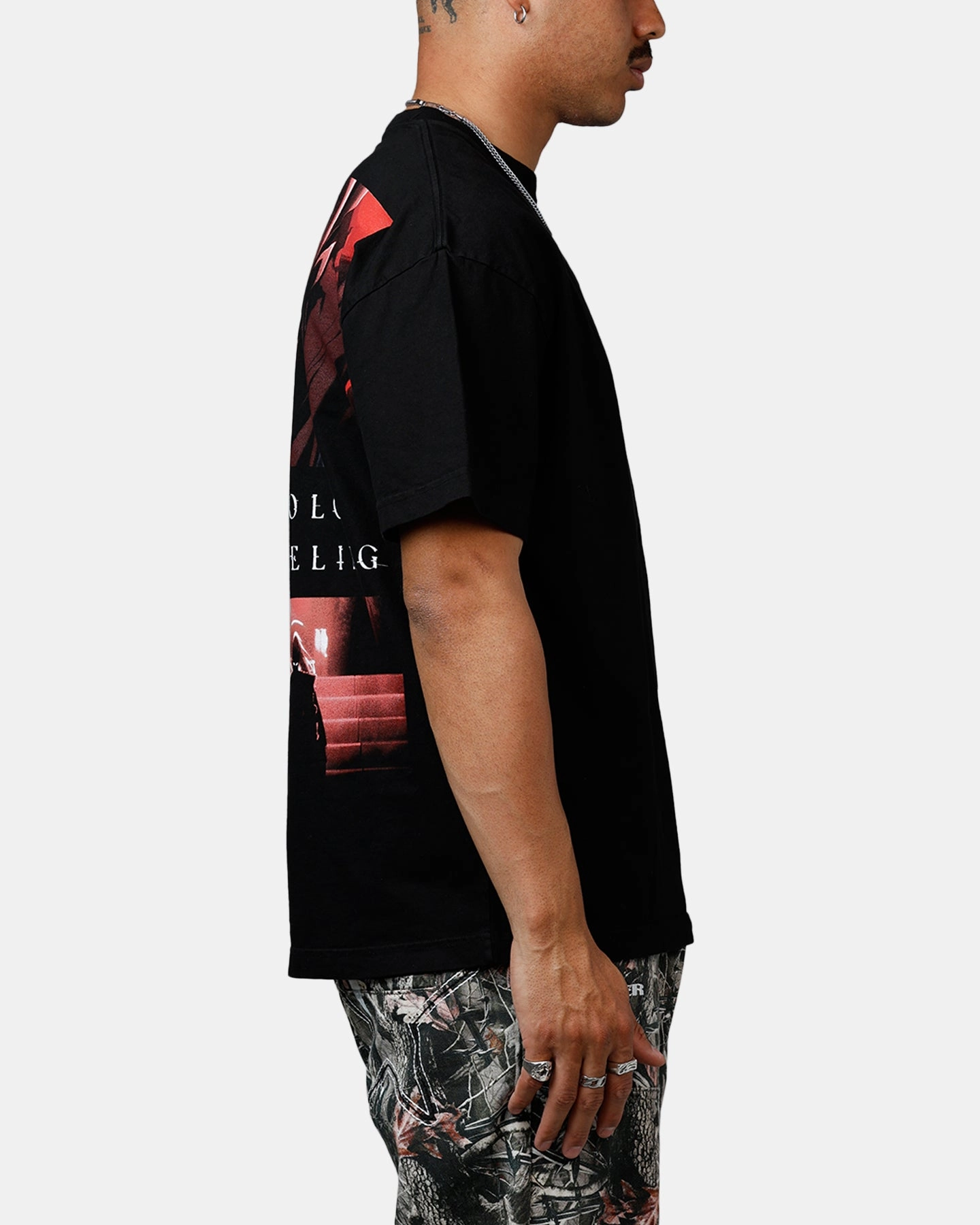 Contrast Stitch Accent ContouredPanels Goat Crew X Solo Leveling Igris T-Shirt Black