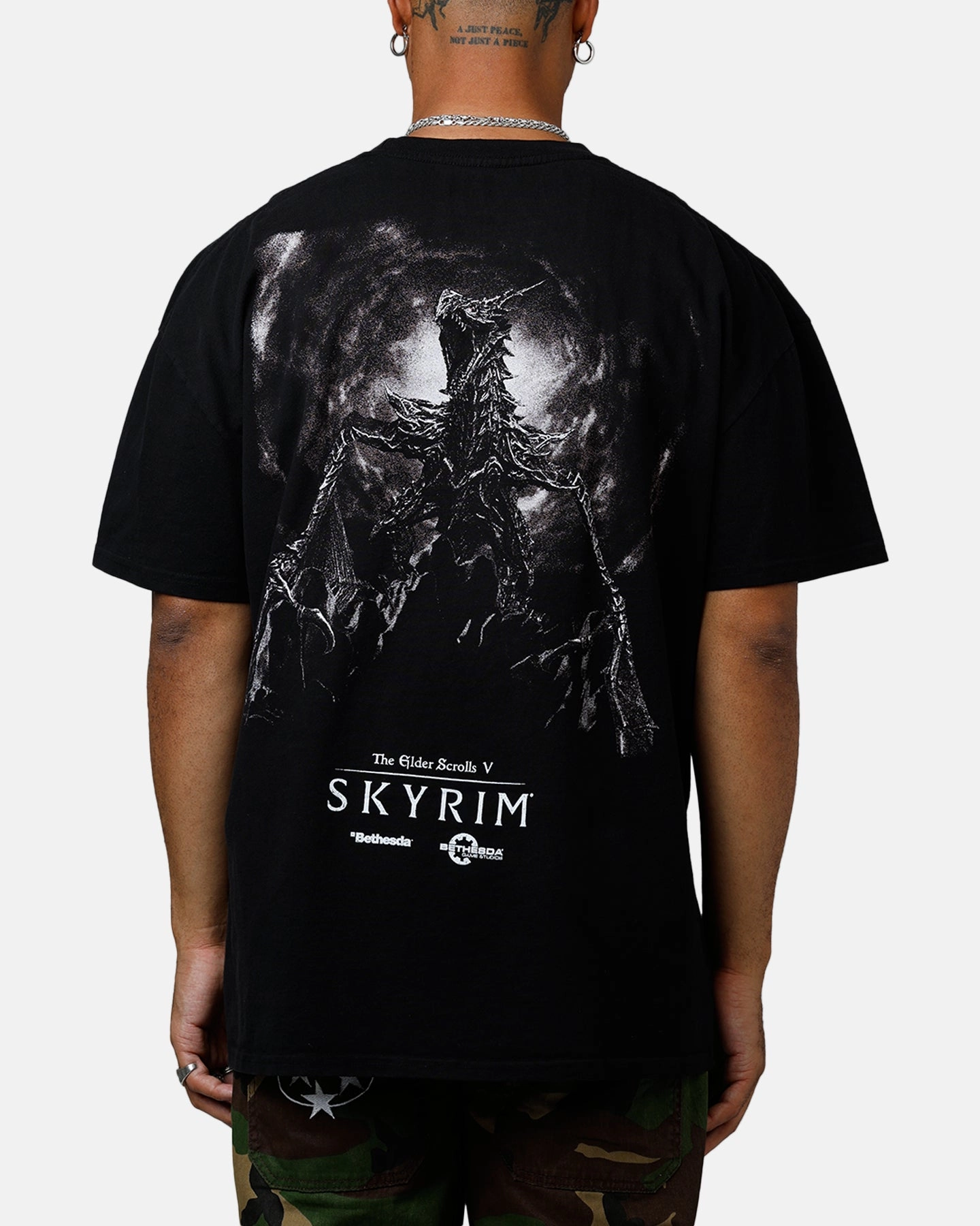 73 Studio X The Elder Scrolls V: Skyrim Alduin Vintage T-Shirt Black Sandwich Mesh Panel Structure WrinkleResistantFinish