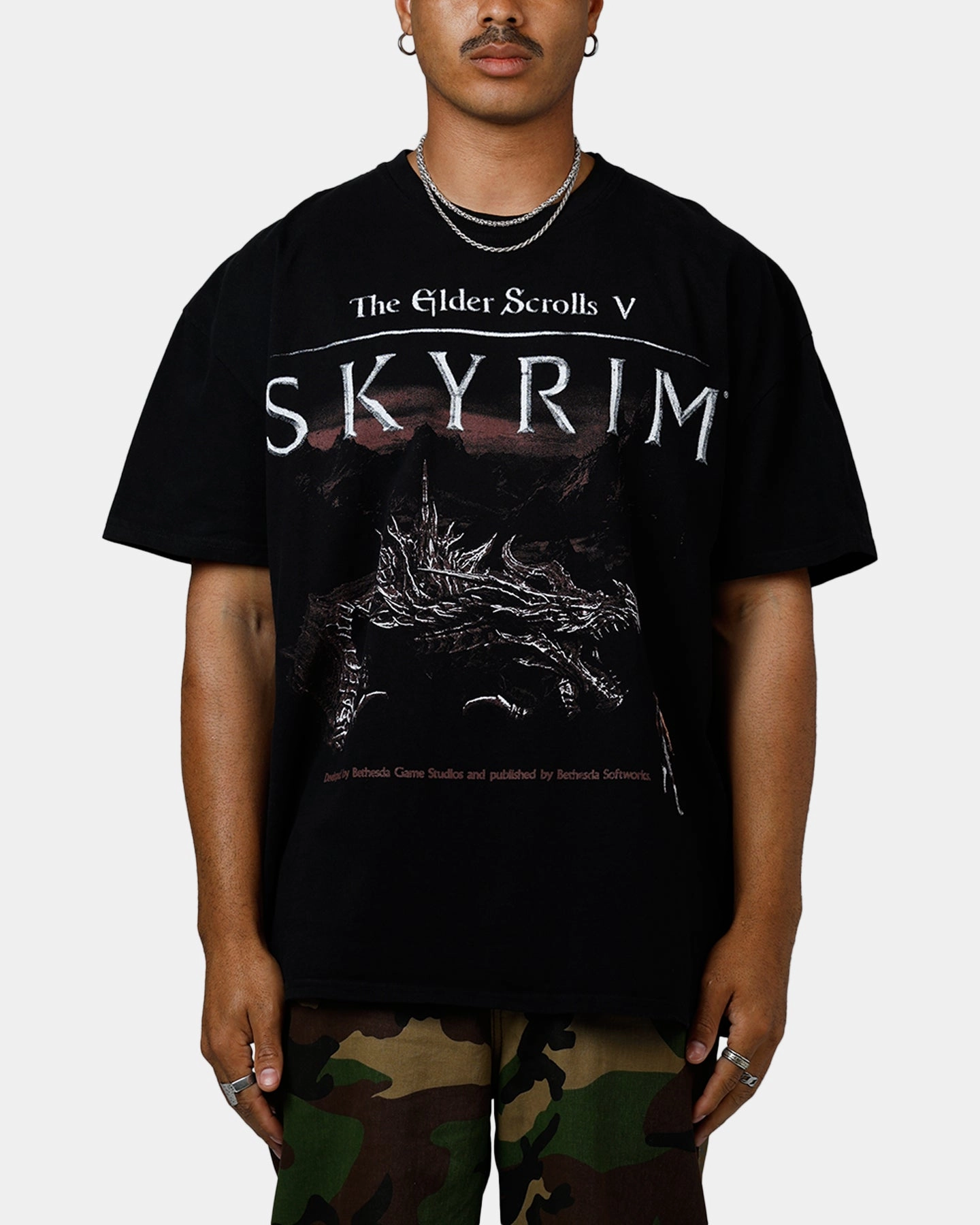 73 Studio X The Elder Scrolls V: Skyrim Alduin Vintage T-Shirt Black CrewNeck MidweightJersey