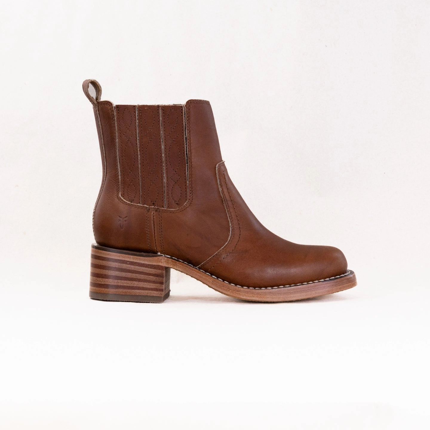 Walking FRYE Campus Chelsea (Women's) - Saddle