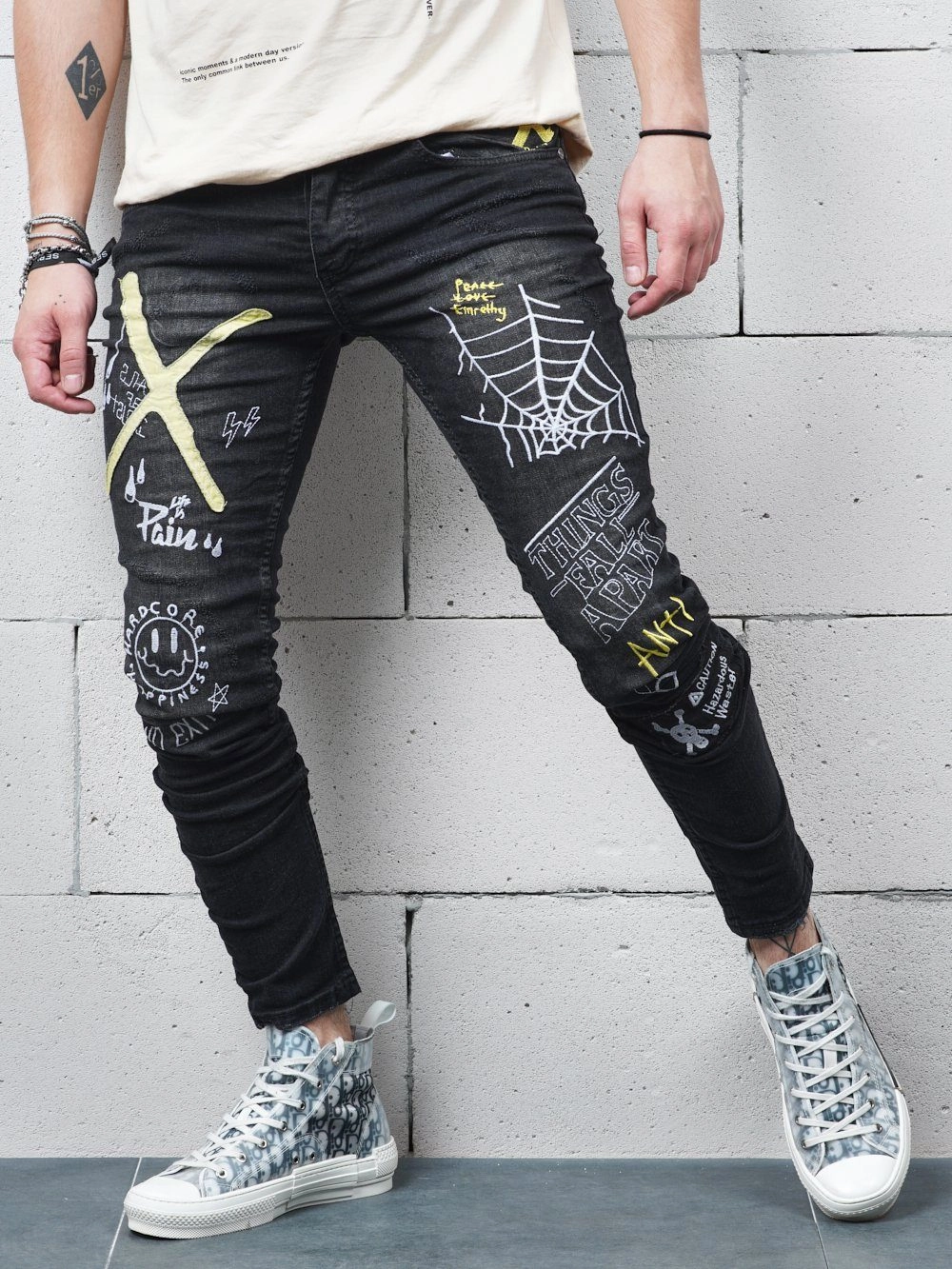 HALLOWEEN Street Mood Laser Cut Edges