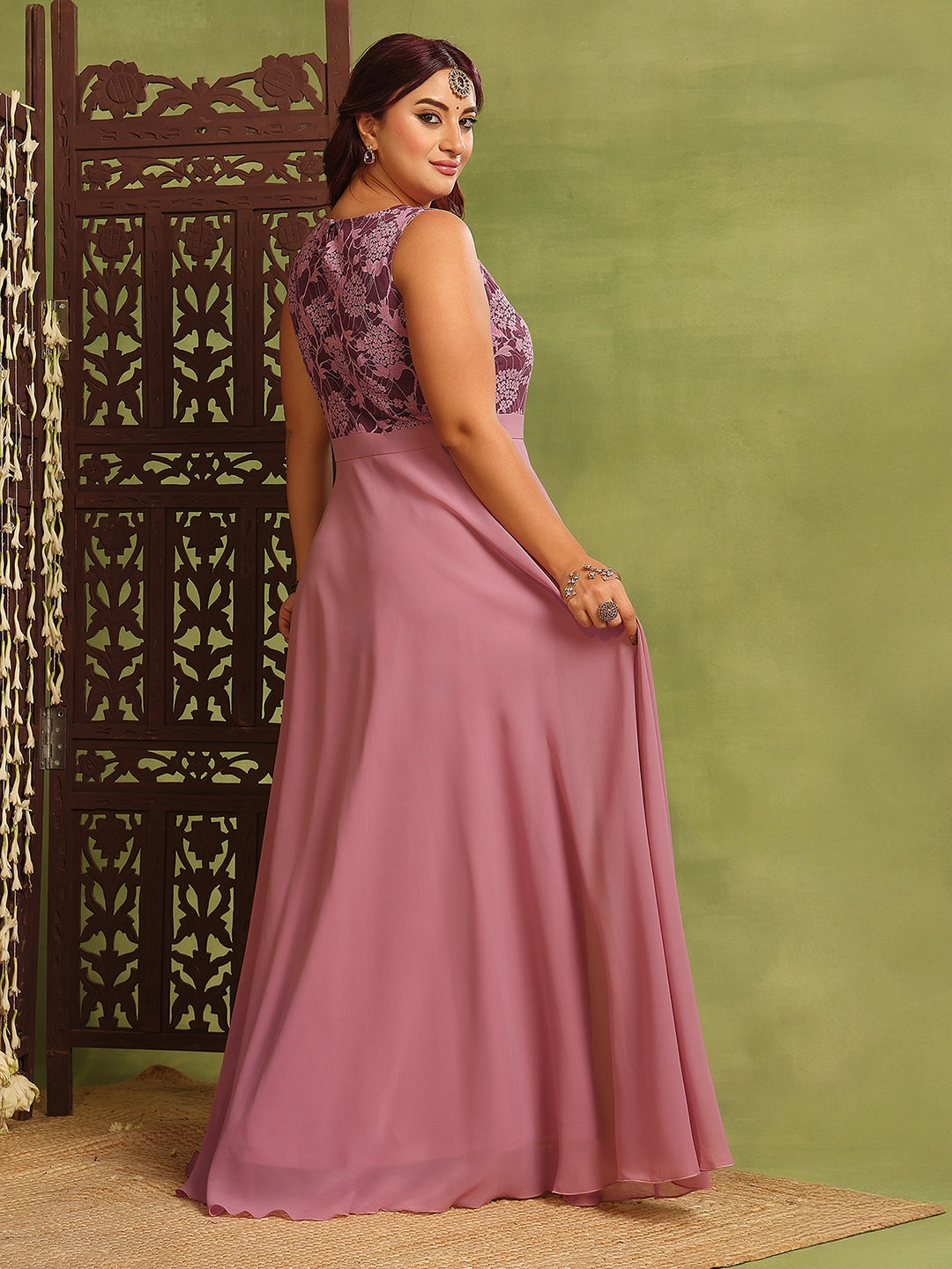 Shirred-Detail Women's Lavender Sleeveless Solid Lace-Overlaid Maxi Dress