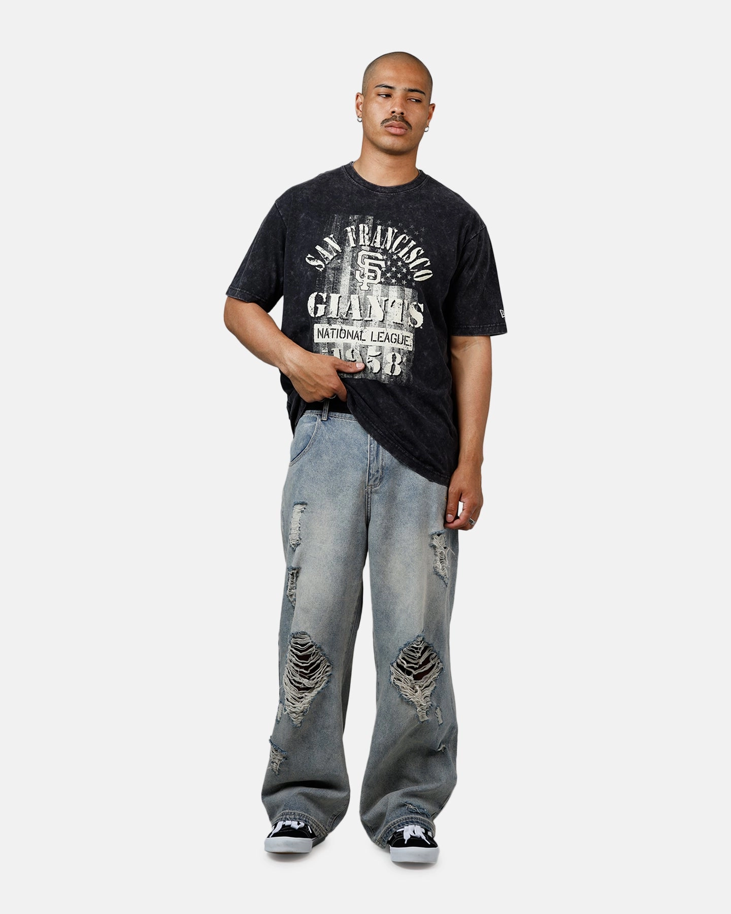 New Era San Francisco Giants Armed Forces T-Shirt Washed Black Anti Pilling Treatment RecycledBlend