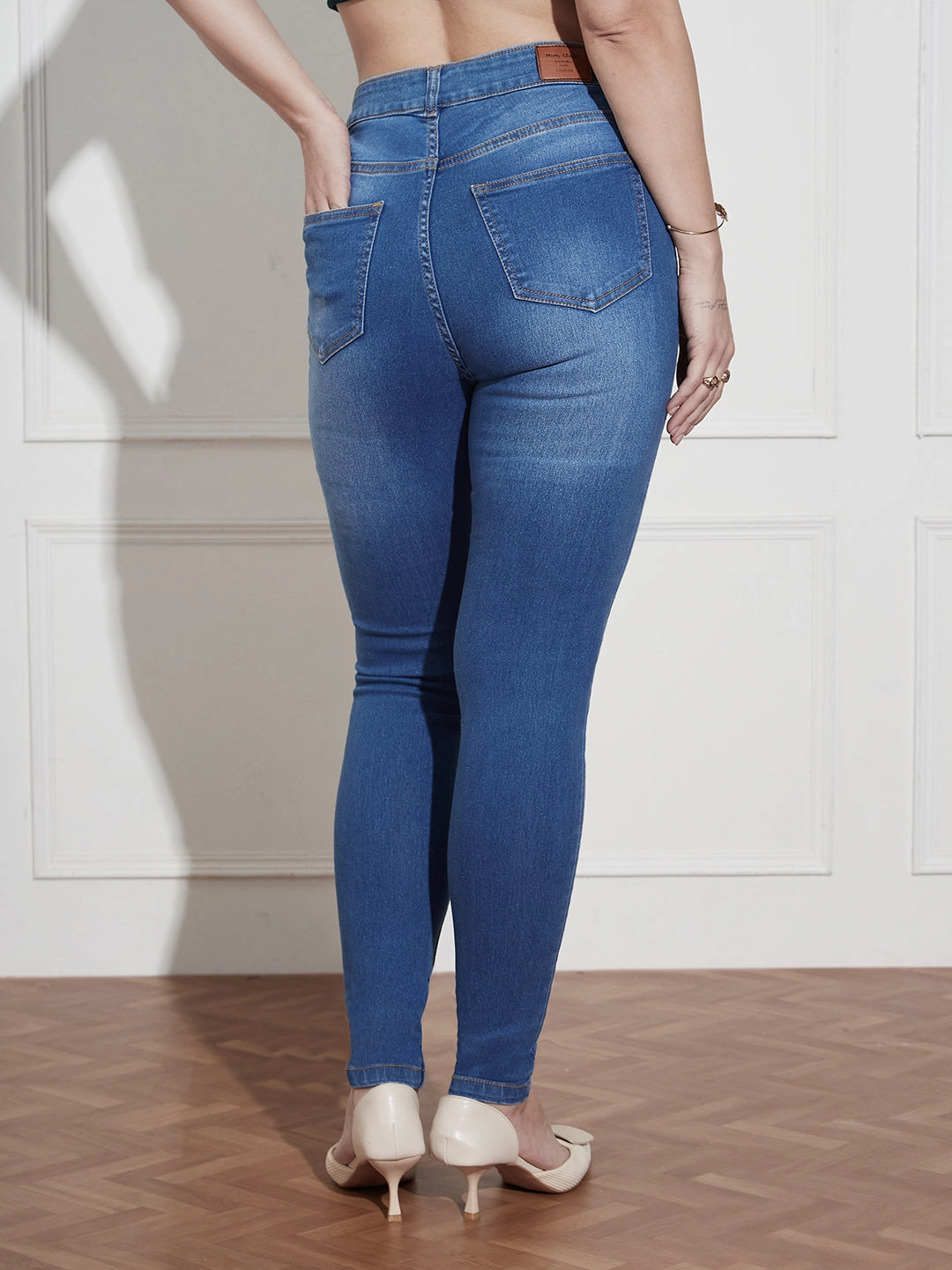 Work Friendly Travel Outfit Professional Wear Women's Blue Skinny-Fit High-Rise Mildly Distressed Regular-Length Stretchable Denim Jeans