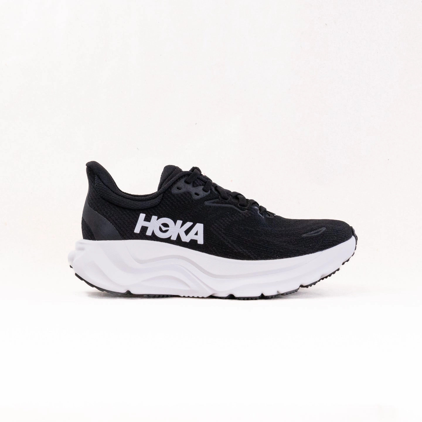 Hoka Arahi 8 (Women's) - Black/White Prodigious comfort responsive - sole - technology - reactivity shoes