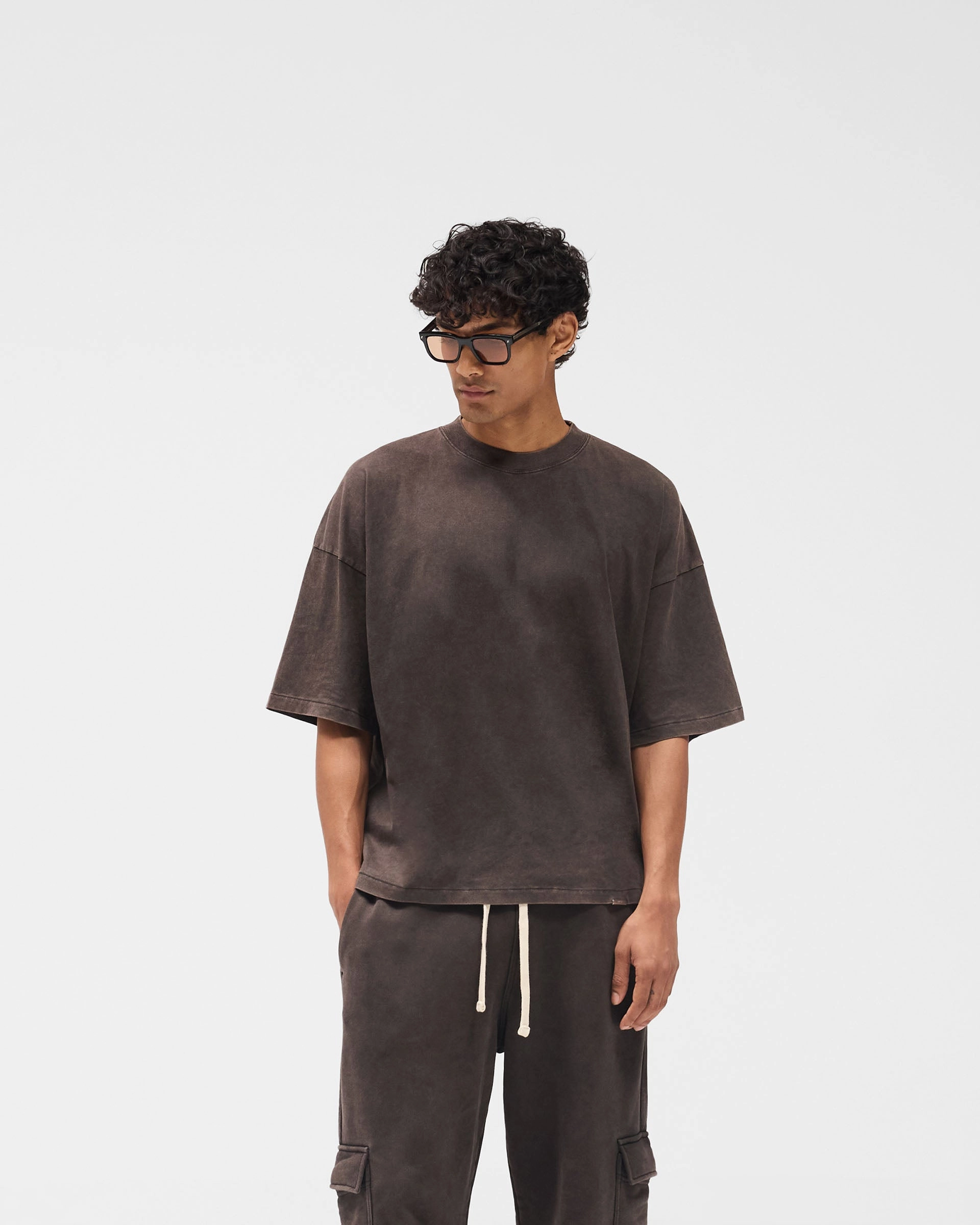 Initial Boxy T-Shirt - Coffee Performance Fit