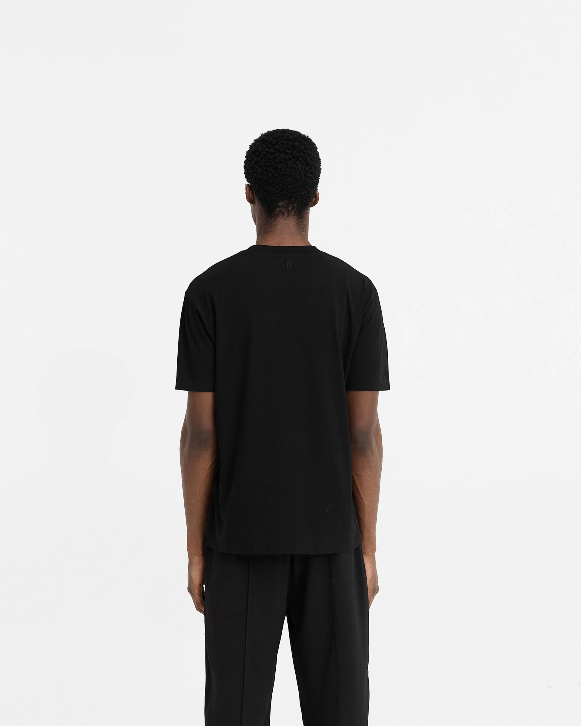 Sporty Stretch Fit Minimalist Aesthetic Initial T-Shirt - Black