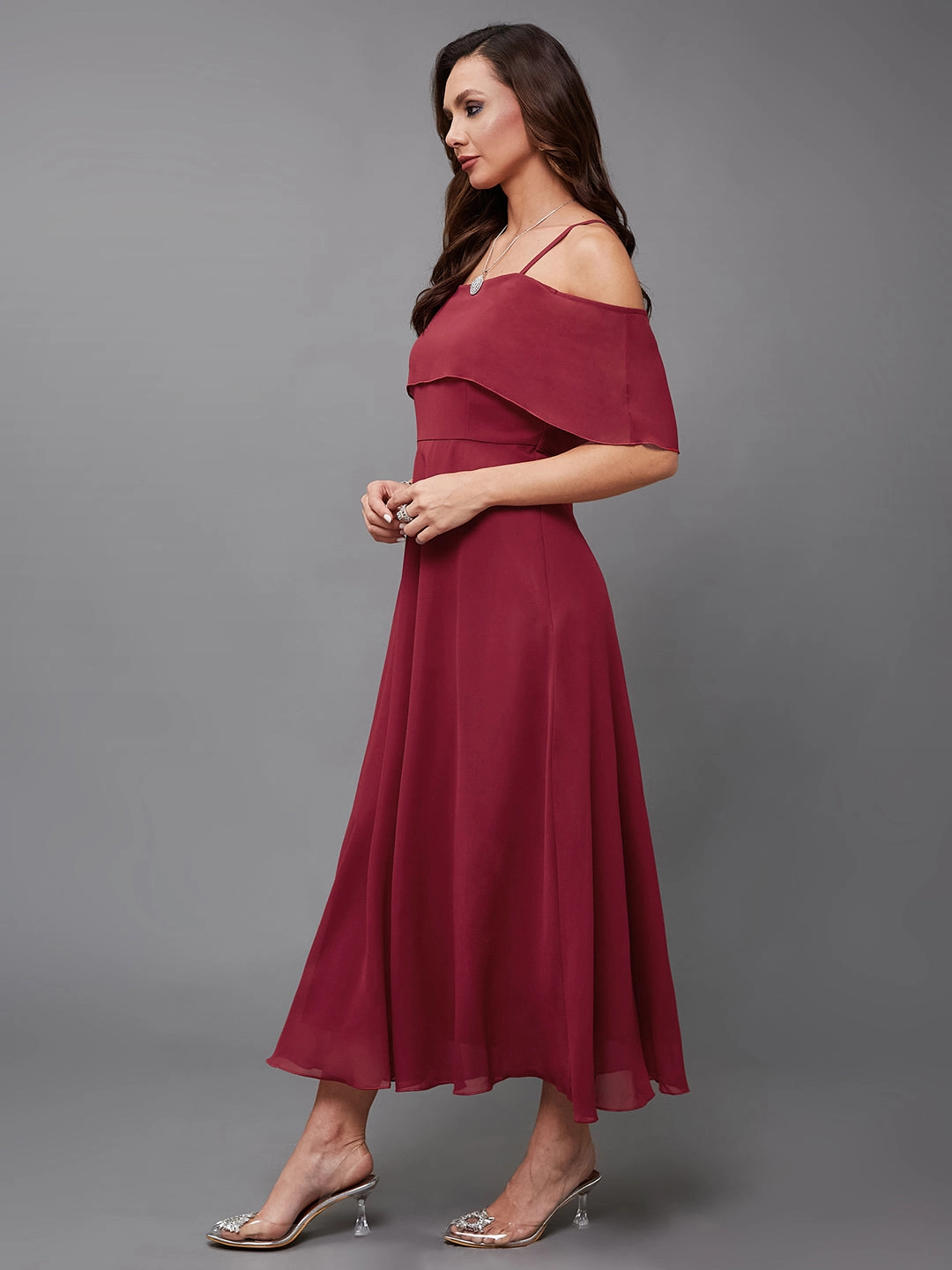 Soft Outfit Women's Maroon Off-Shoulder Sleeveless Solid Skater Midi Dress