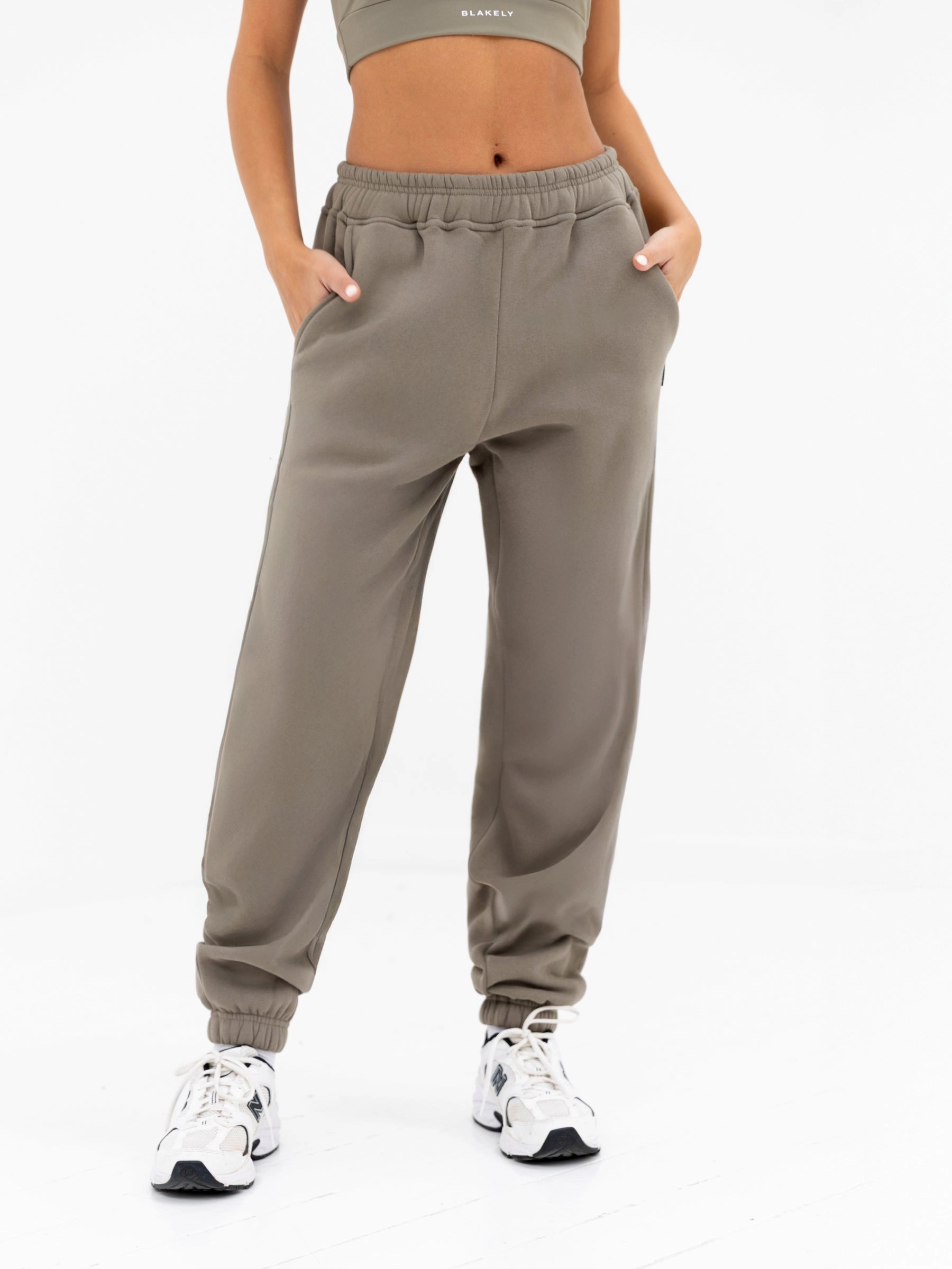 Flexible Comfort Wear SturdyBeltLoops Isabel Sweatpants - Safari Green