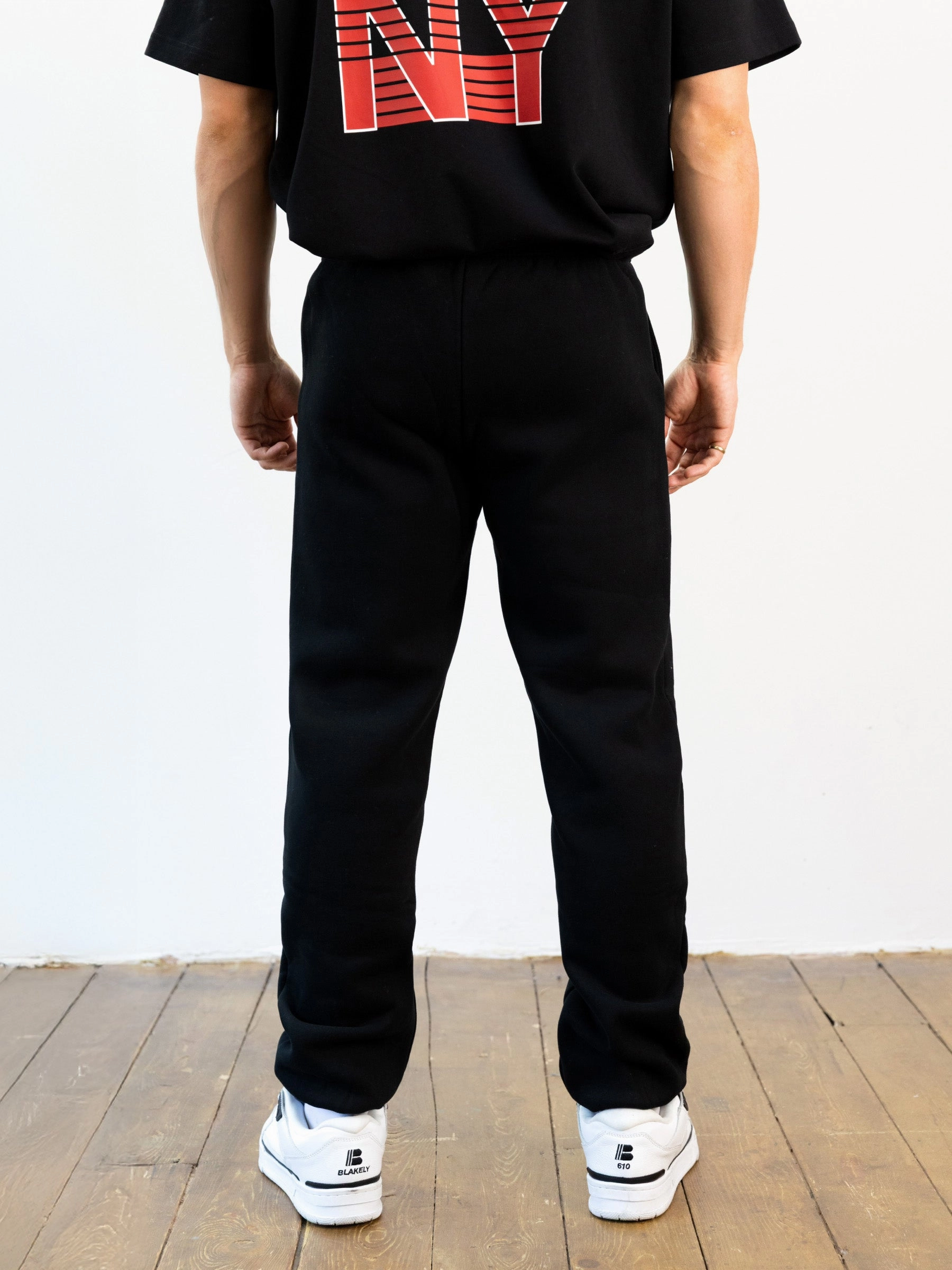 Italic Linear Relaxed Sweatpants - Black Chafe-Free Fit